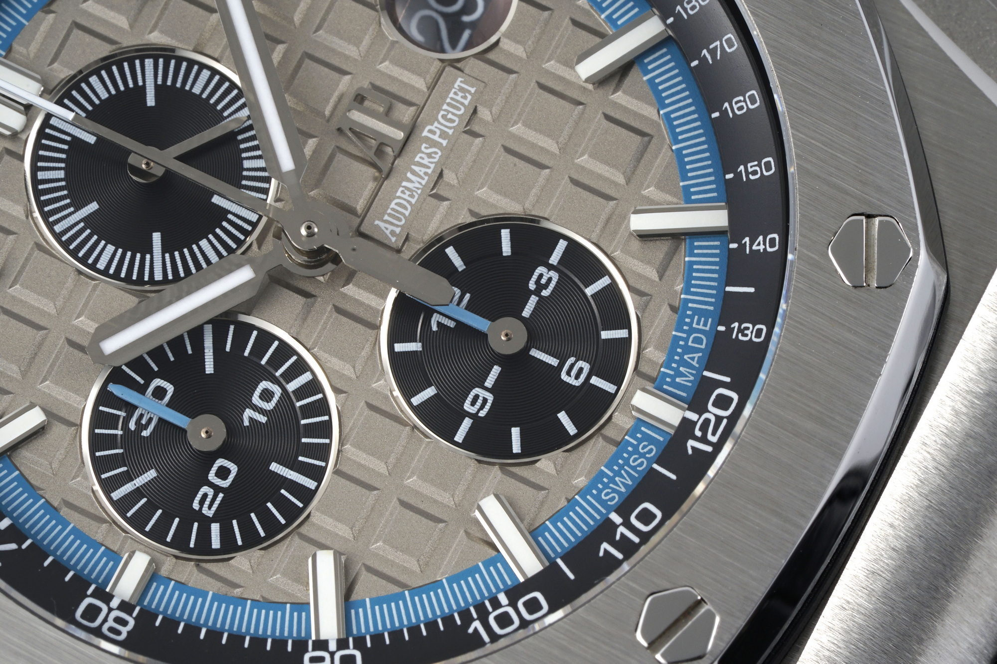 Audemars Piguet Royal Oak Offshore 44 mm, Grey Ref. 26417BC.OO.A002CR.01