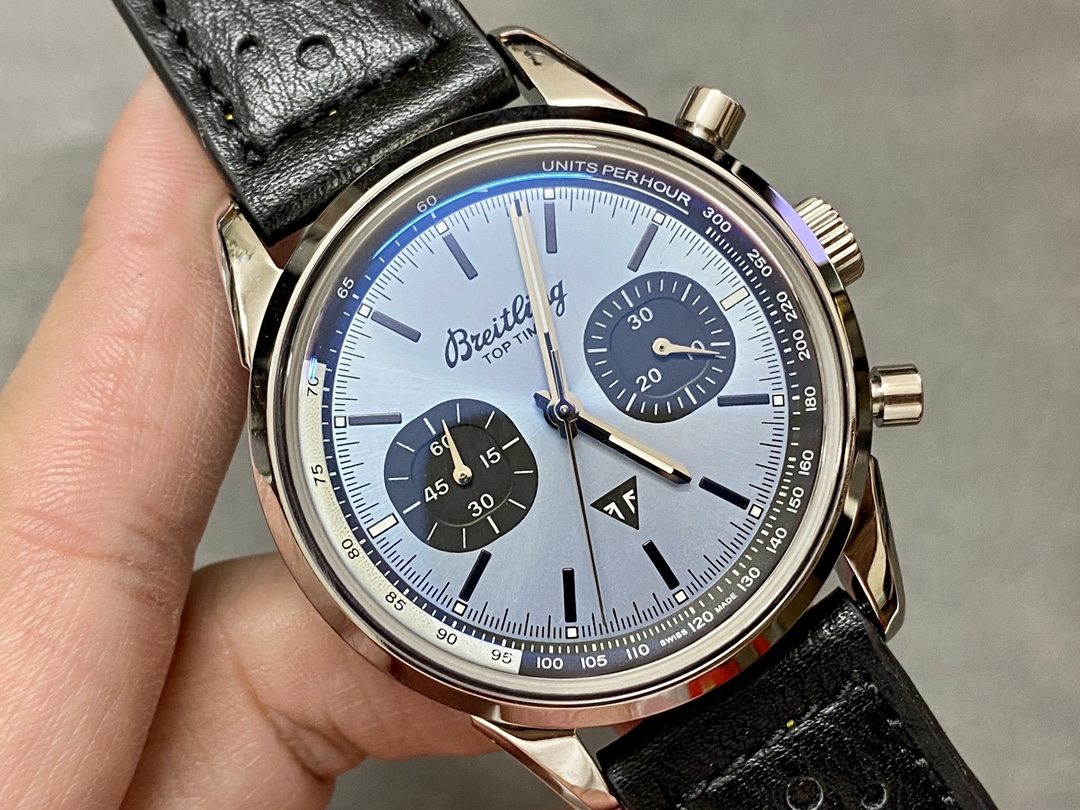 BREITLING TOP TIME TRIUMPH A23311121C1X1