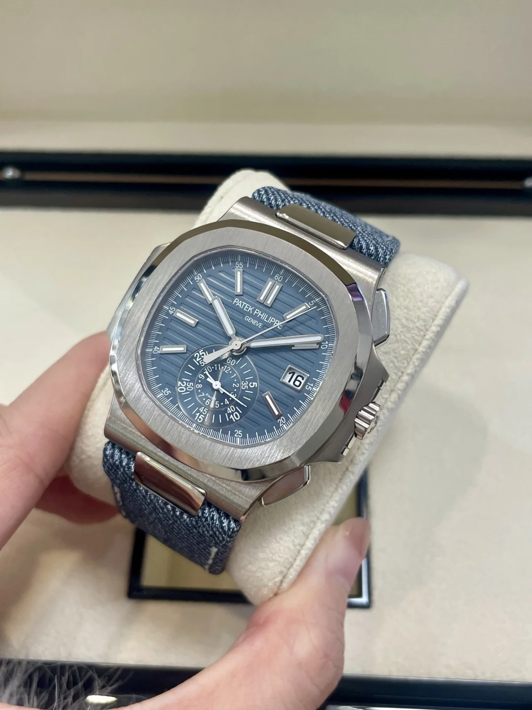 Patek Philippe Nautilus 5980/60G - Nautilus Self-winding