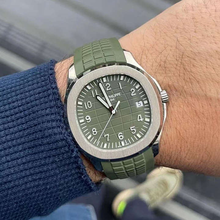 5168G-010- Patek Philippe AQUANAUT