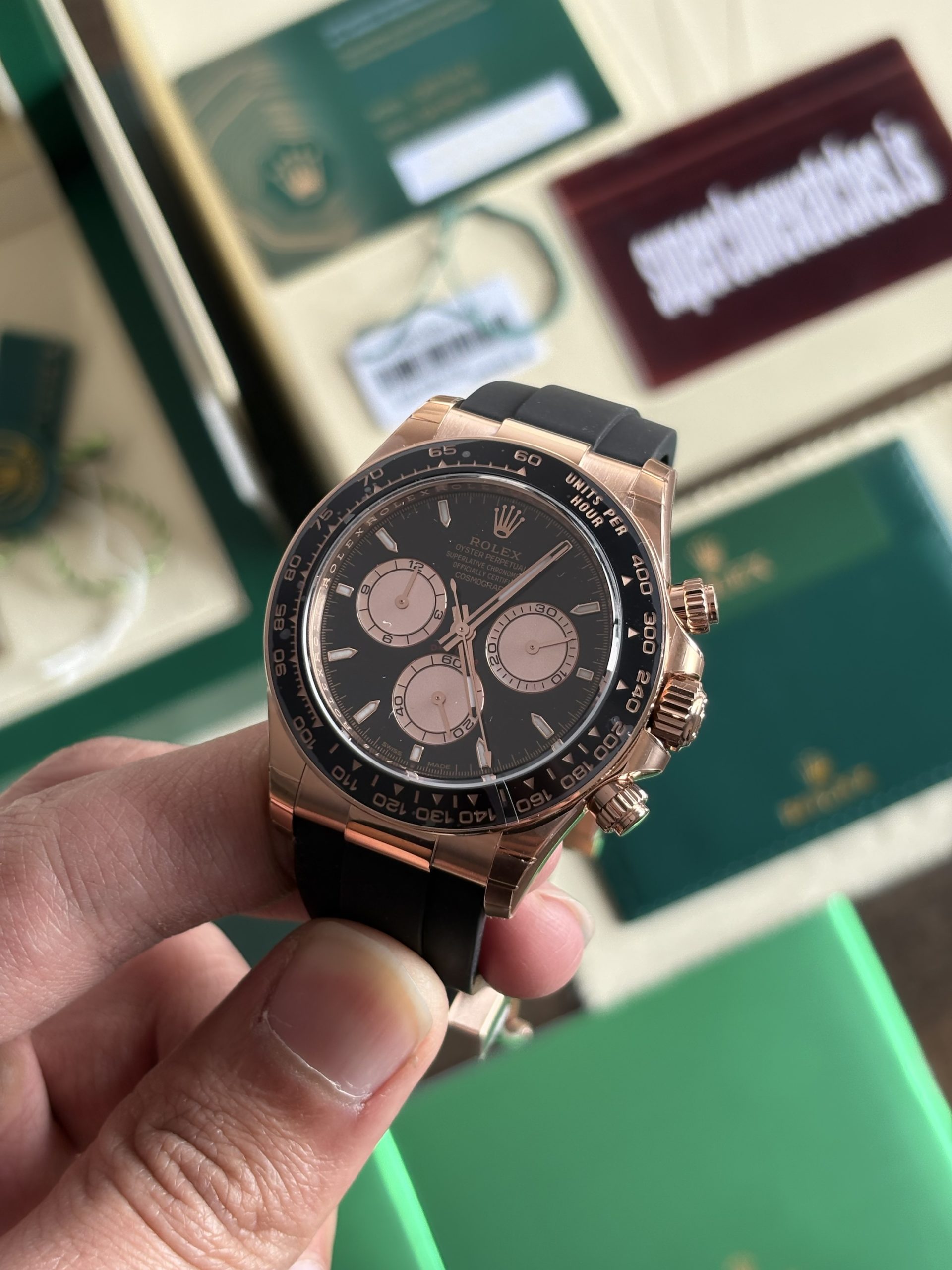 Rolex Daytona Rose Gold Oysterflex Black Dial Best Super clone