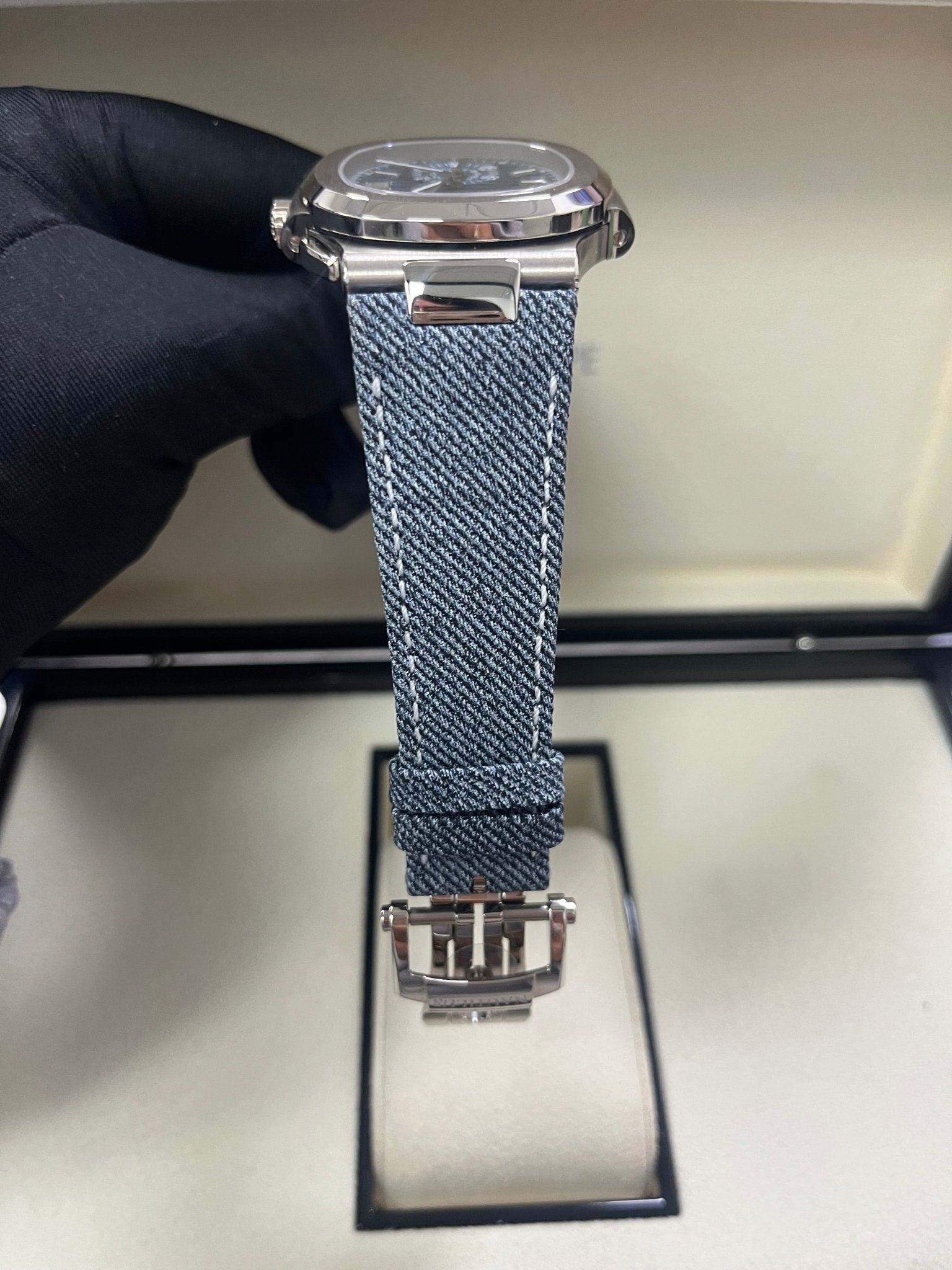 Patek Philippe 5980/60G-001 Nautilus White Gold Blue dial Watch