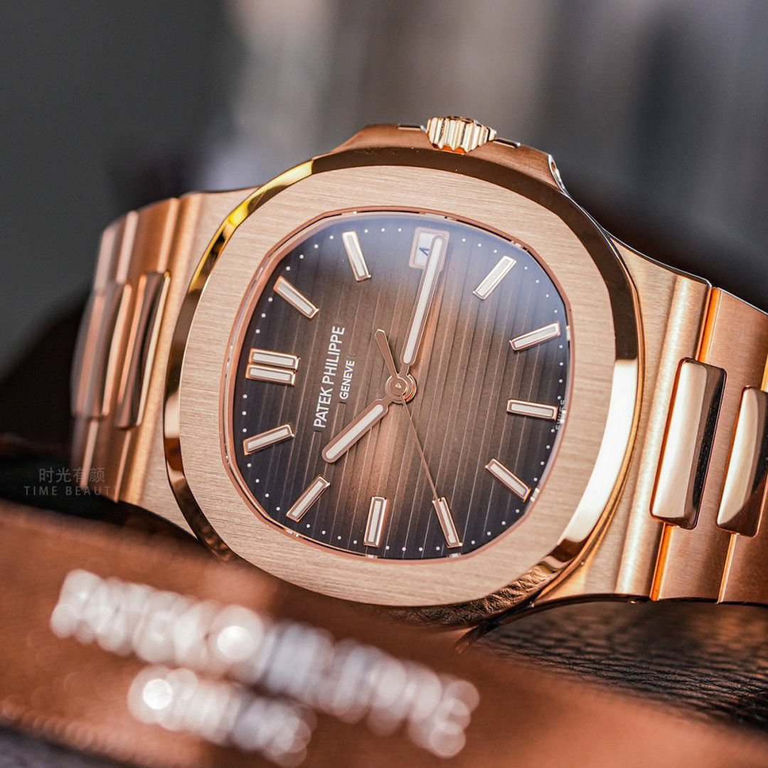 5711/1R-001-Patek Philippe Nautilus