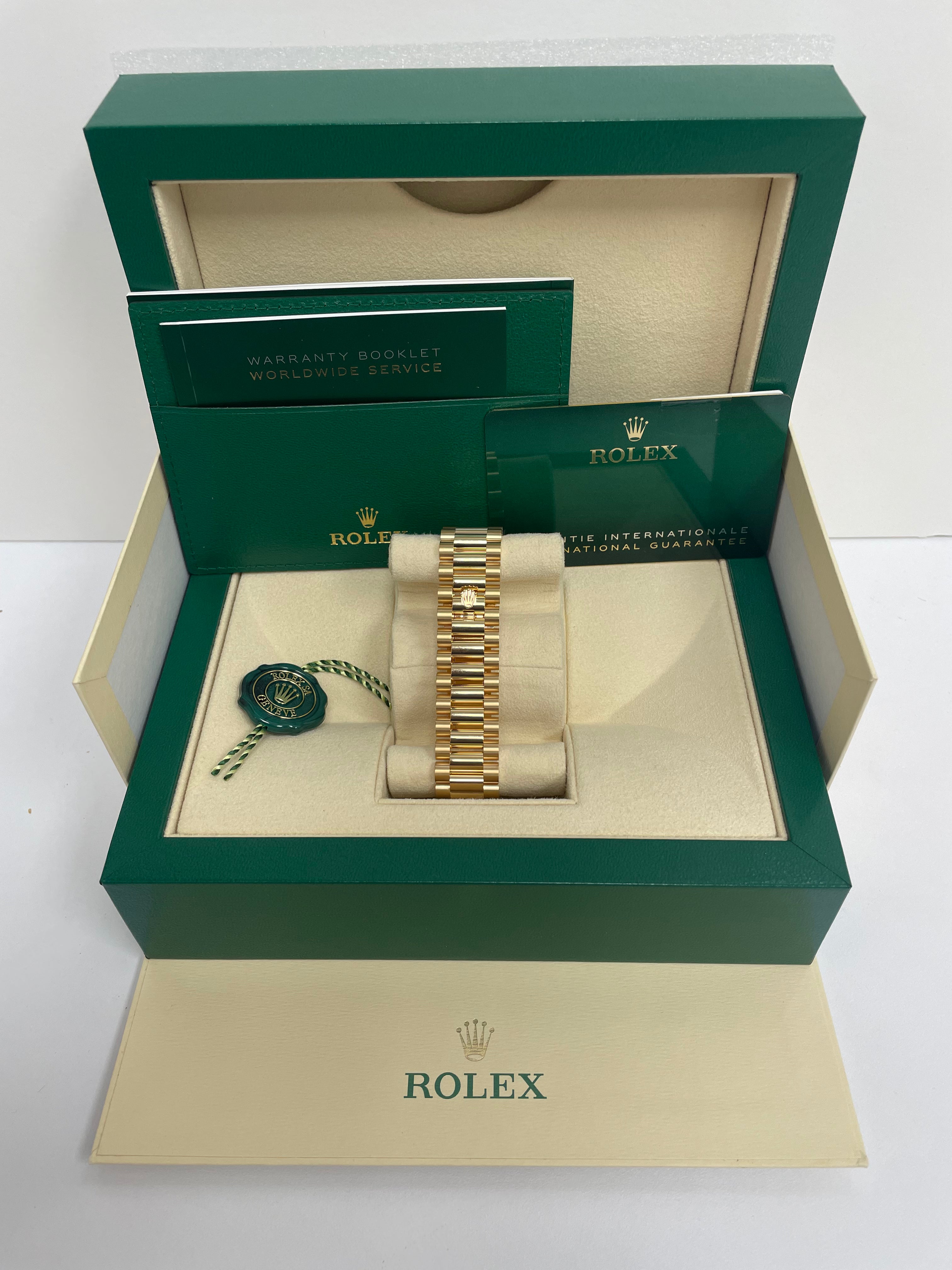 Rolex Day-Date 40 Yellow Gold - Silver Diagonal Motif - Index Dial (Ref# 228238)