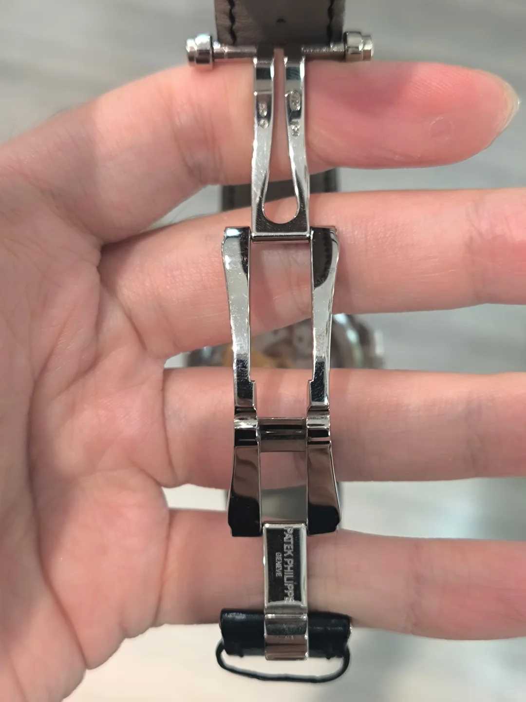 Patek Philippe Nautilus 5711G-001 Replica