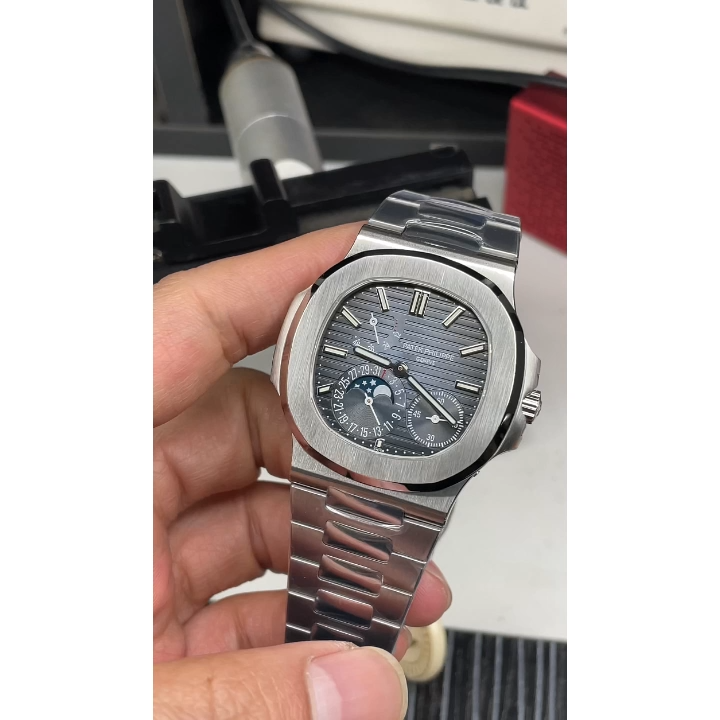 Patek Philippe Nautilus 5712/1A-001 Moon Phase Replica