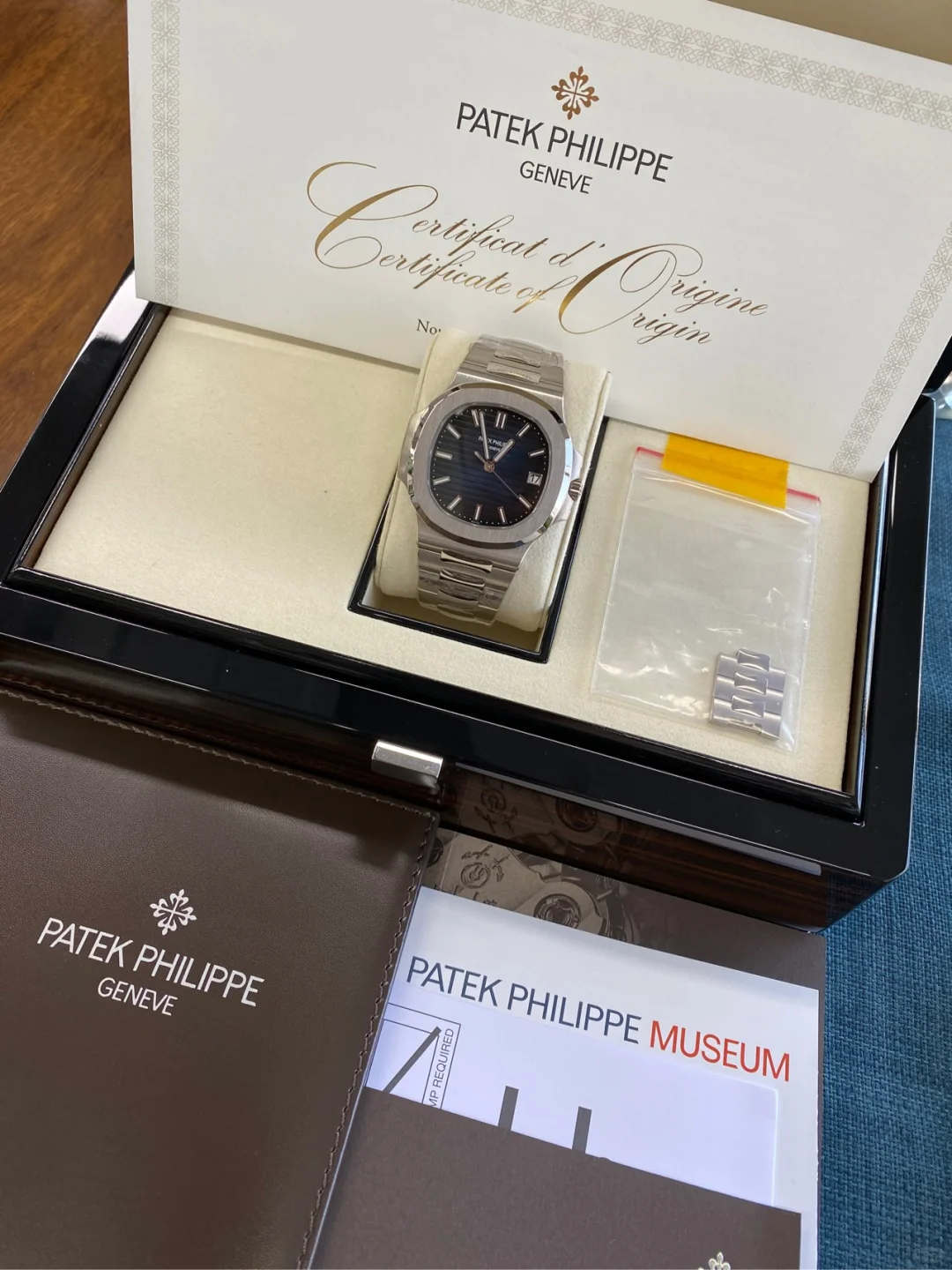 Patek Philippe 5811/1G-001 Replica
