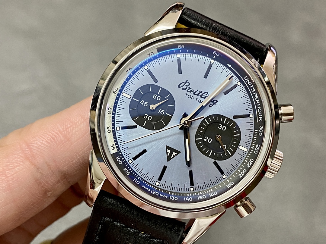 BREITLING TOP TIME TRIUMPH A23311121C1X1