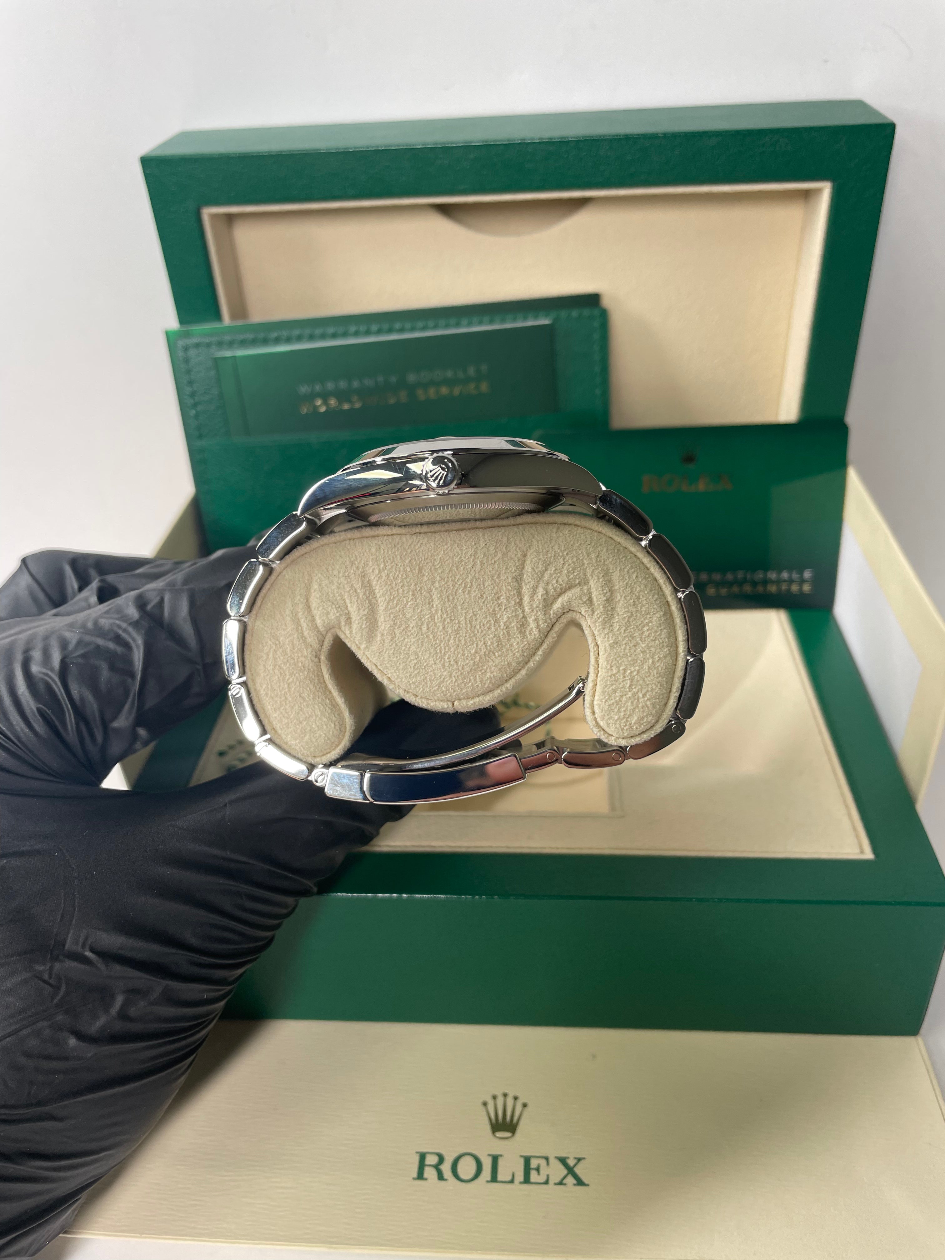 Rolex Datejust 41 Stainless Steel & White Gold - Black Index Dial - Smooth Bezel (Ref# 126300)