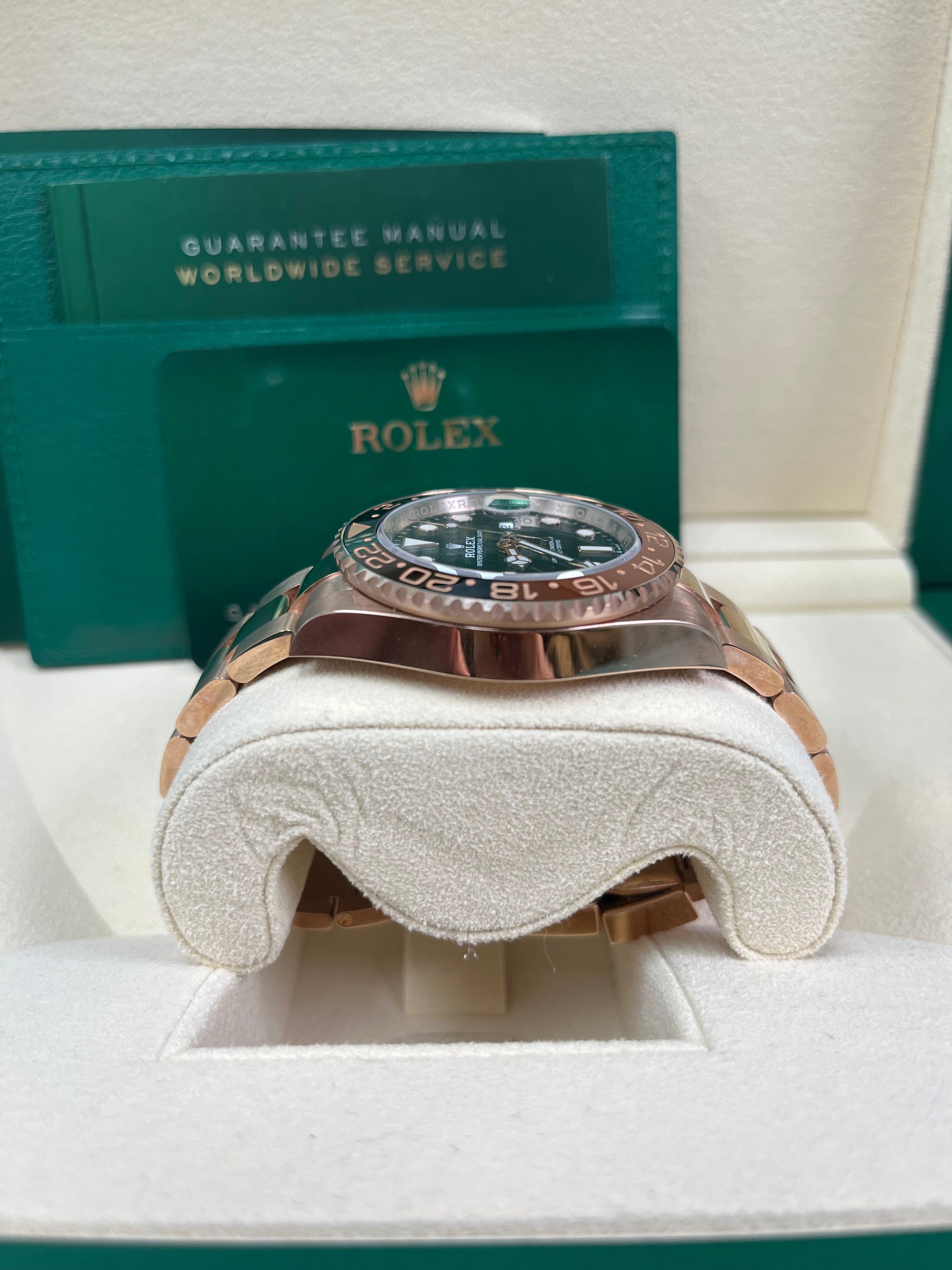 Rolex GMT-Master II 18K Everose Rose Gold - The Rootbeer- Black and Brown Bezel - Oyster Bracelet (Ref# 126715CHNR)