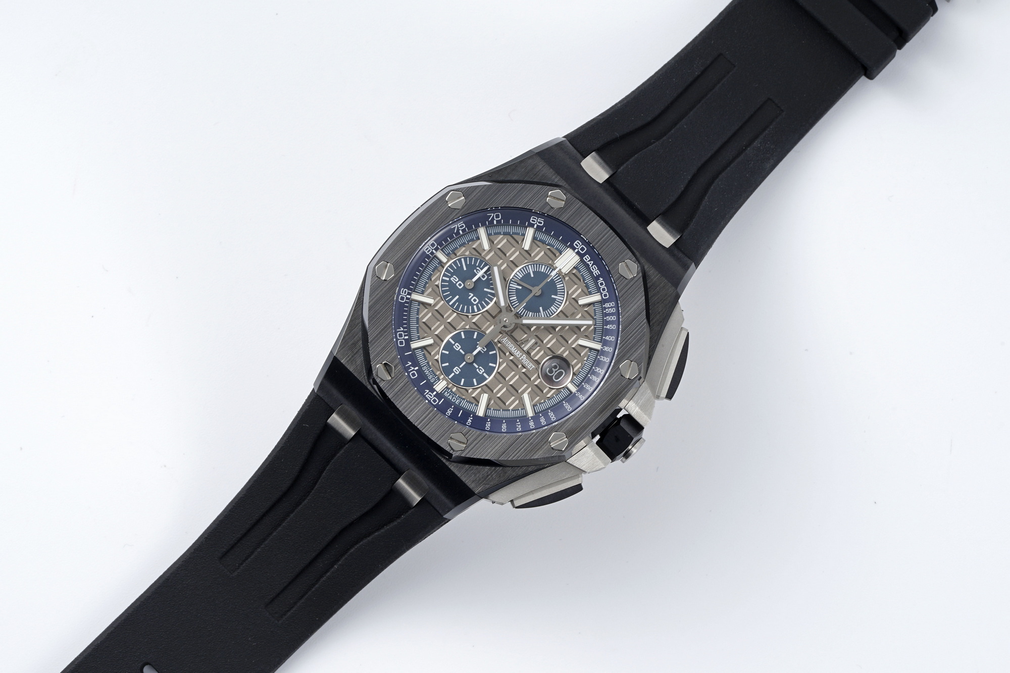 Audemars Piguet Royal Oak Offshore 44 mm, Grey Ref. 26405CG.OO.A004CA.01