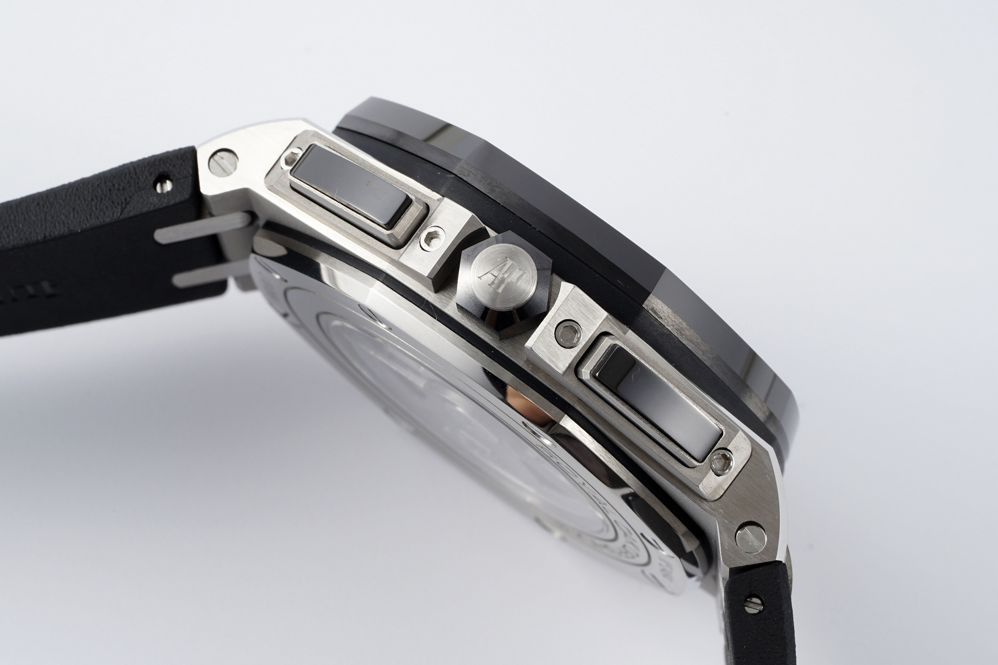 Audemars Piguet Royal Oak Offshore 44 mm, White Ref. 26400SO.OO.A002CA.01