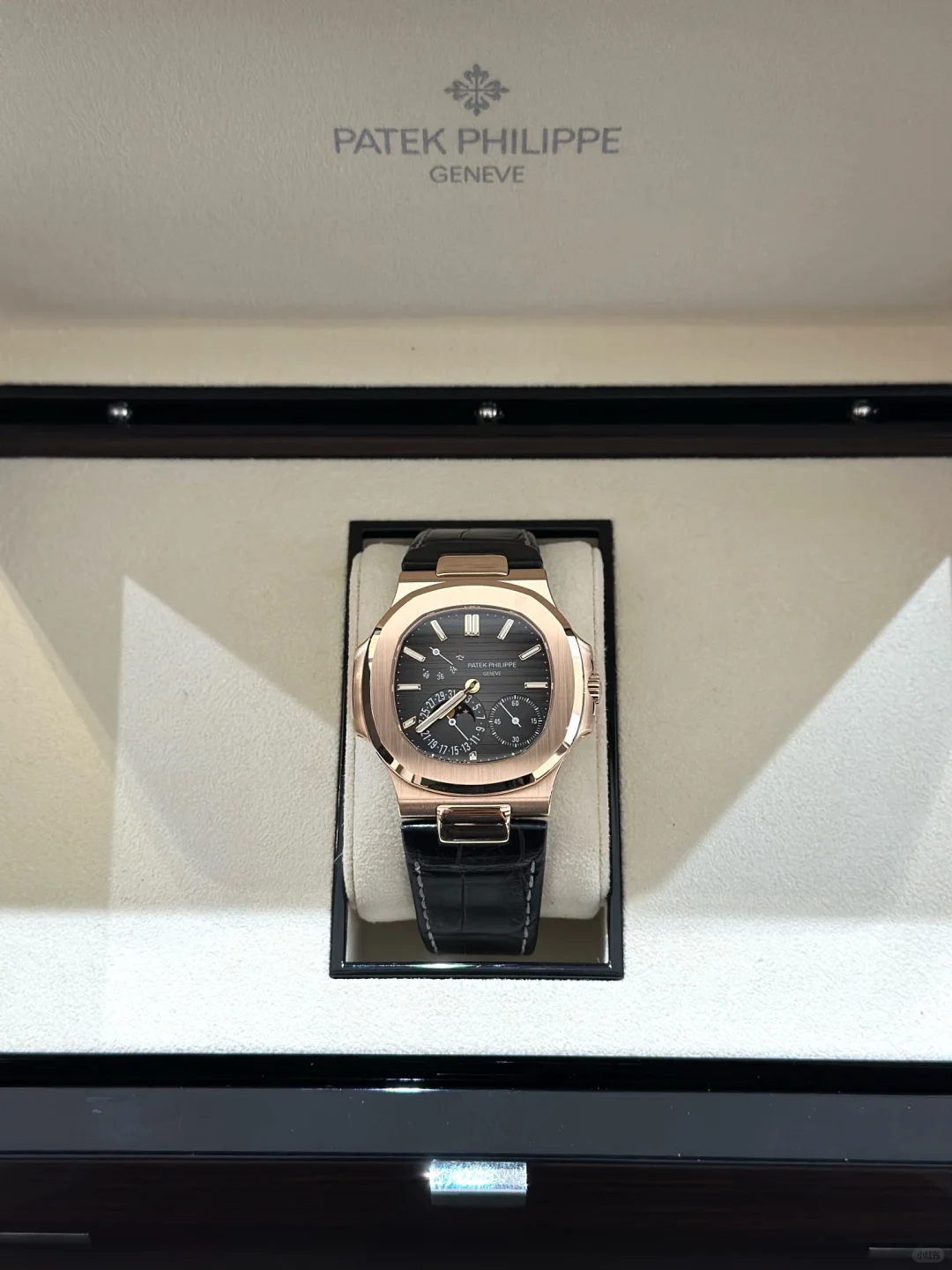 Patek Philippe Nautilus Gold 5712R-001 Replica