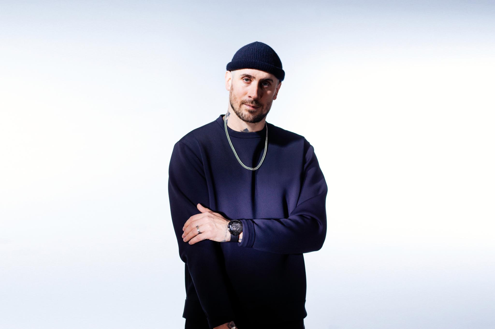 HUBLOT BIG BANG SANG BLEU II TITANIUM PAVÉ 45MM 418.NX.1107.RX.1604.MXM20