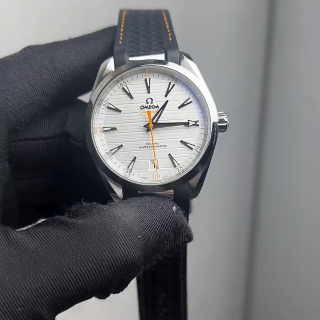 Omega Seamaster Aqua Terra 150M Mens Silver Dial 41mm Automatic Co-Axial Mens Watch