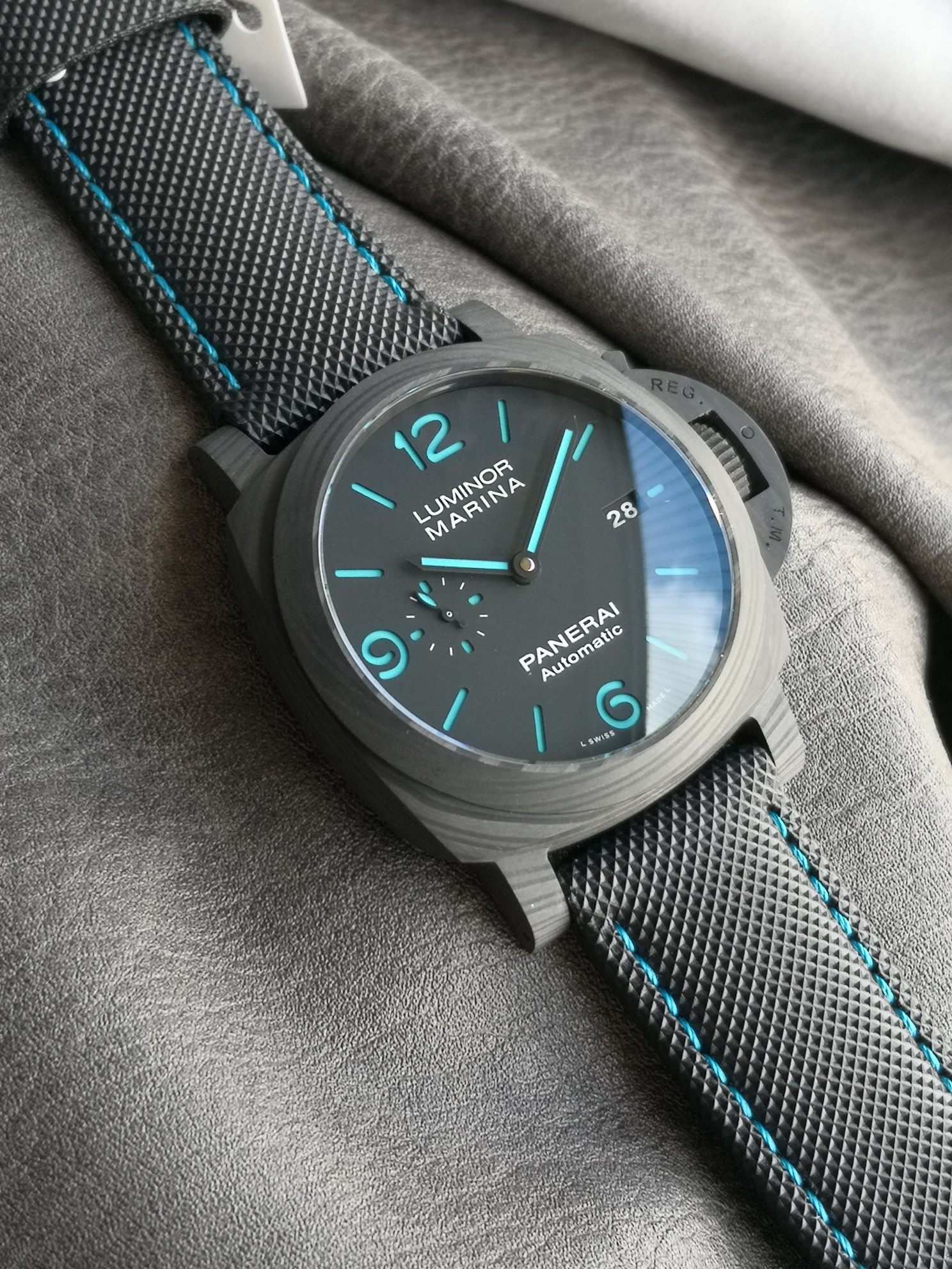 PANERAI Luminor Marina Carbotech 44mm PAM01661