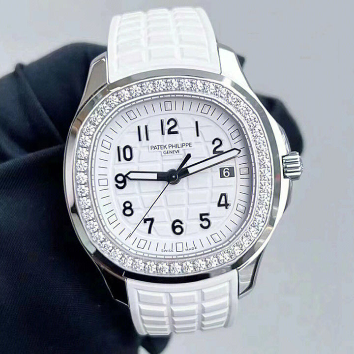 5267/200A-Patek Philippe AQUANAUT