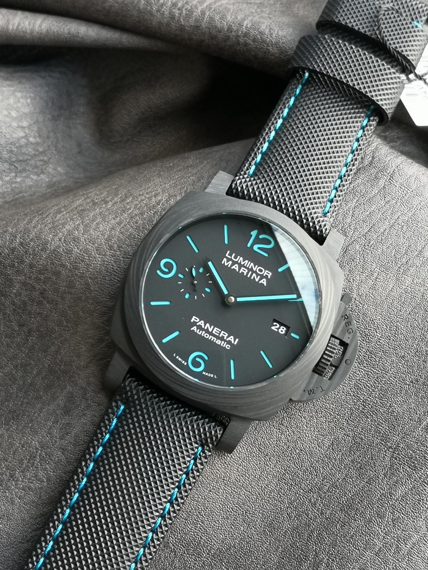 PANERAI Luminor Marina Carbotech 44mm PAM01661