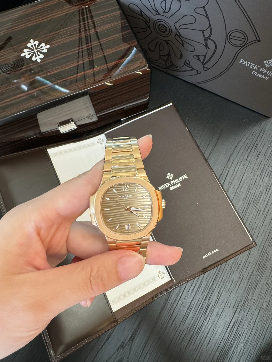 Patek Philippe Nautilus 7118/1R-001 Rose Replica