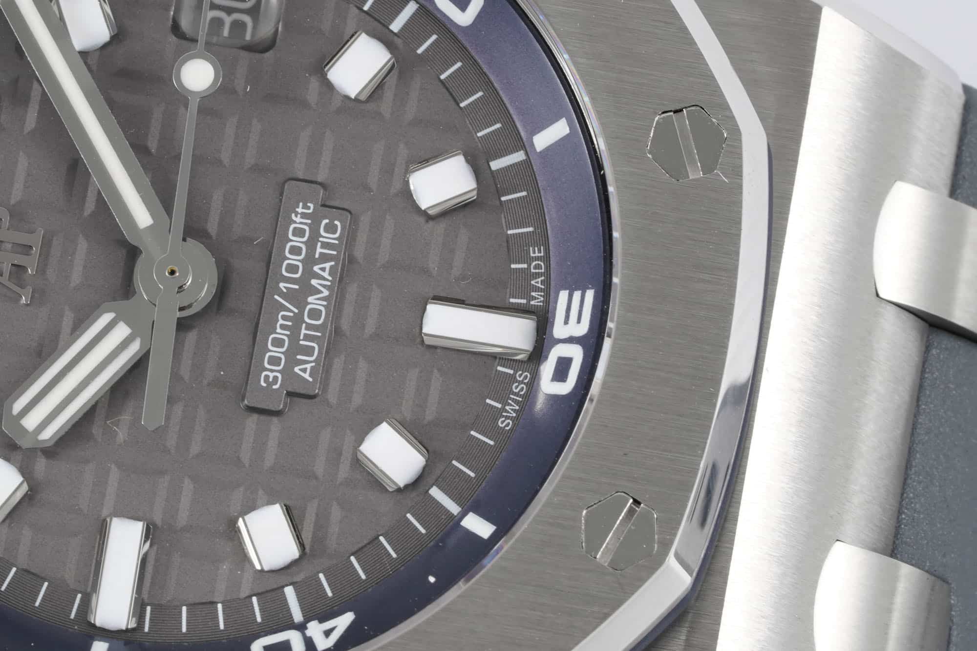 Audemars Piguet Royal Oak Offshore Diver 42 mm, Grey Ref. 15720ST.OO.A009CA.01