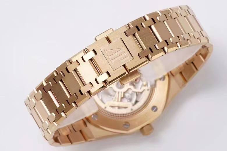 Audemars Piguet Royal Oak 41 mm, Blue Ref. 15400OR.OO.1220OR.03