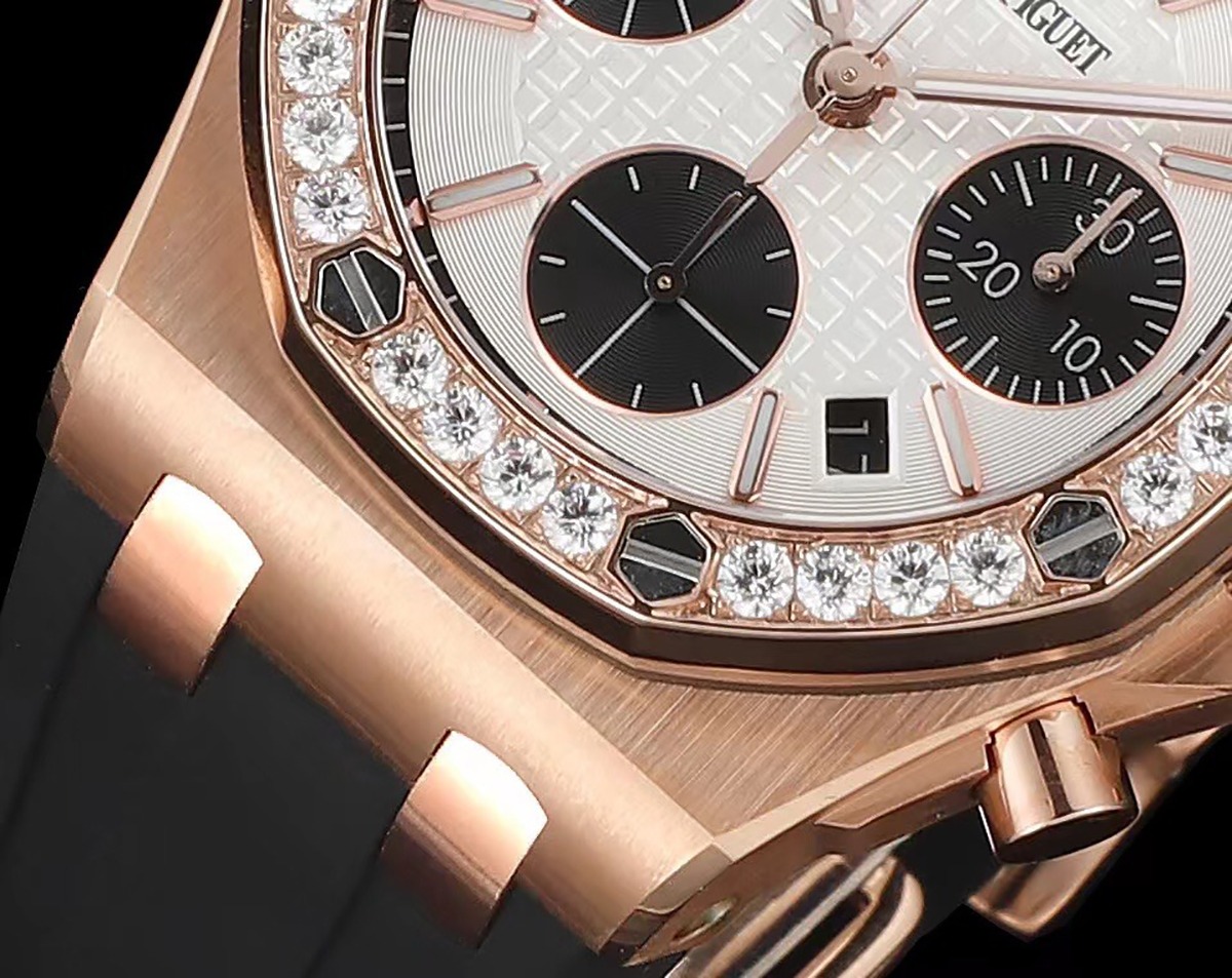 Audemars Piguet Royal Oak Offshore Chronograph 37 mm, White/Black/Rose Gold Ref. 26231OR.ZZ.D003CA.01