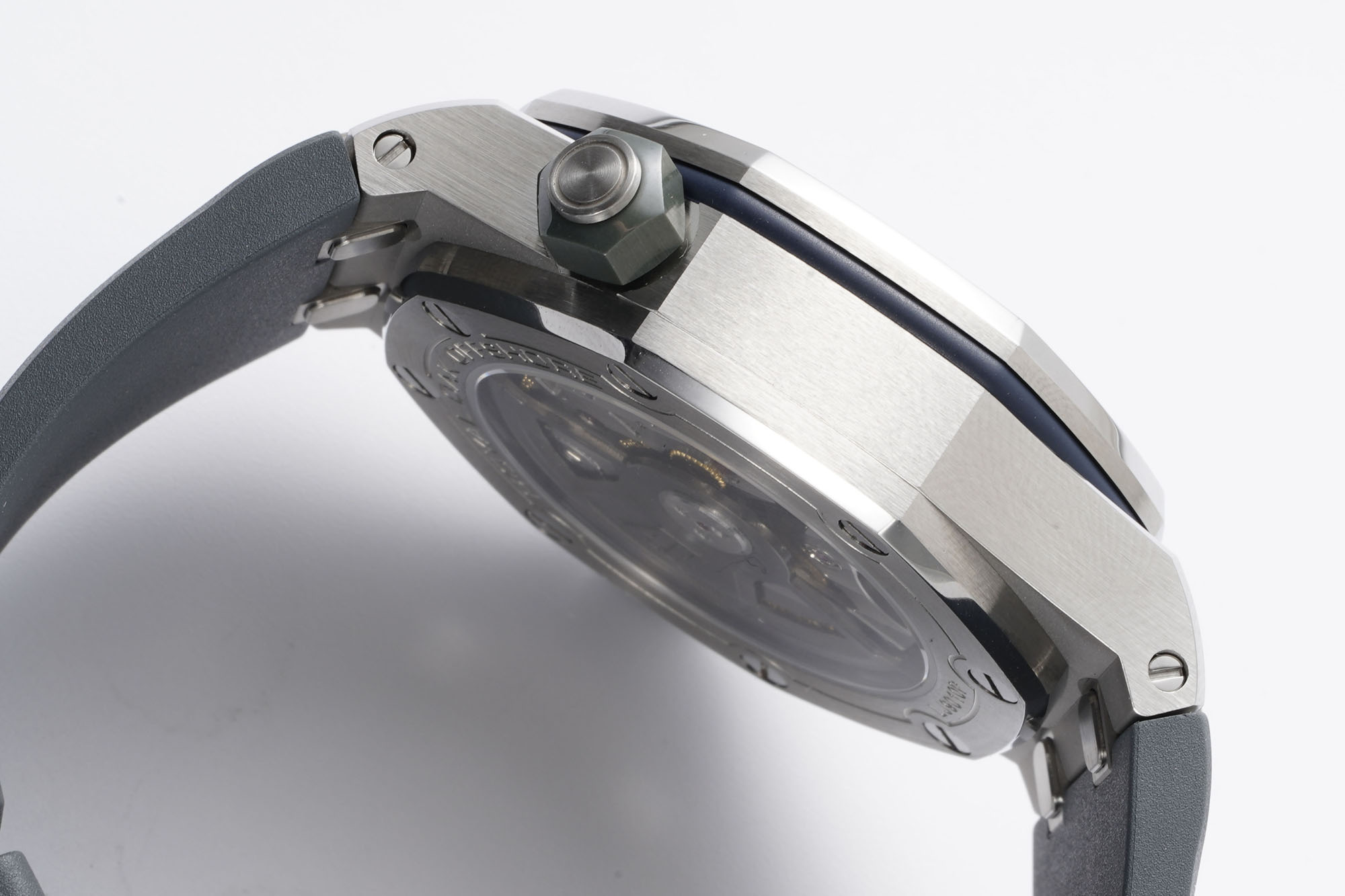 Audemars Piguet Royal Oak Offshore Diver 42 mm, Grey Ref. 15720ST.OO.A009CA.01