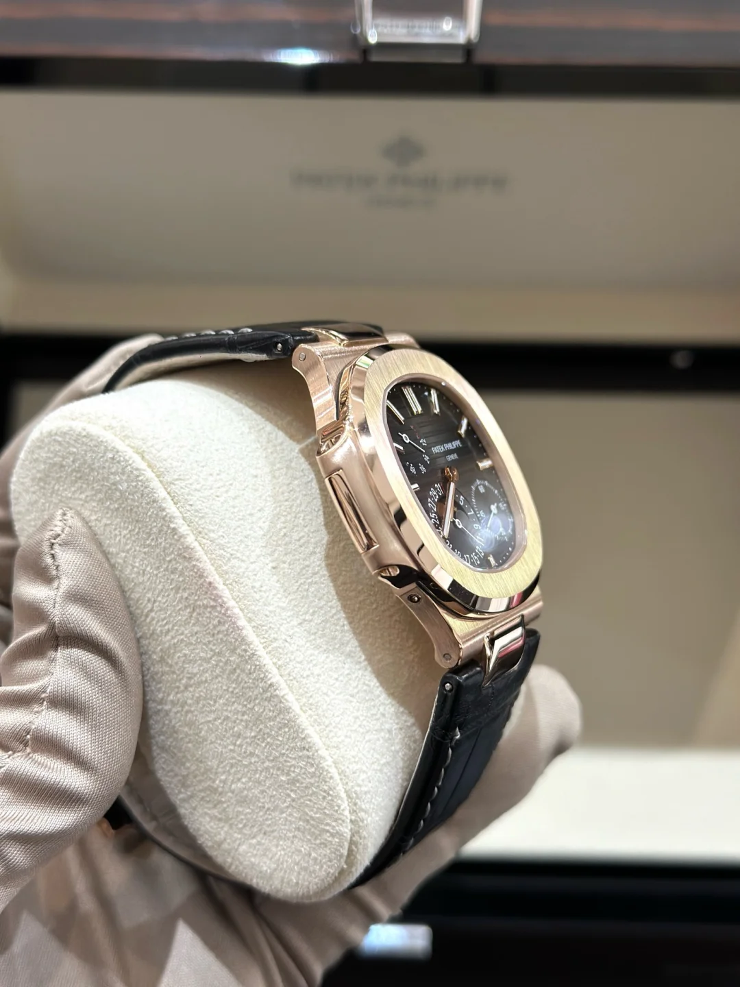 Patek Philippe Nautilus Gold 5712R-001 Replica