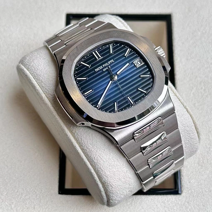 5811/1G-001- Patek Philippe NAUTILUS