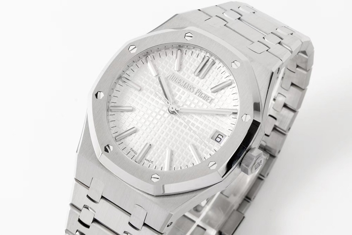 Audemars Piguet Royal Oak 50th Anniversary 41 mm, White Ref. 15510ST.OO.1320ST.03