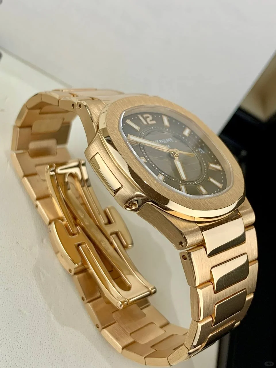 Patek Philippe Nautilus 7011/1R-010 Replica