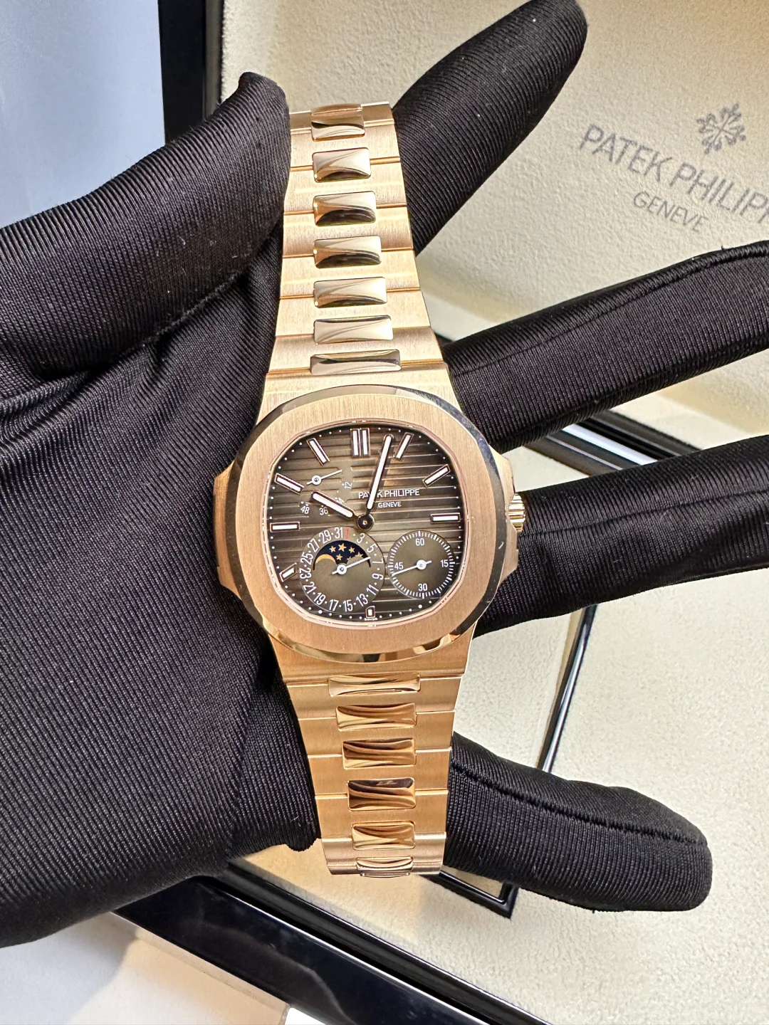 Patek Philippe Nautilus 5712/1R Rose Replica