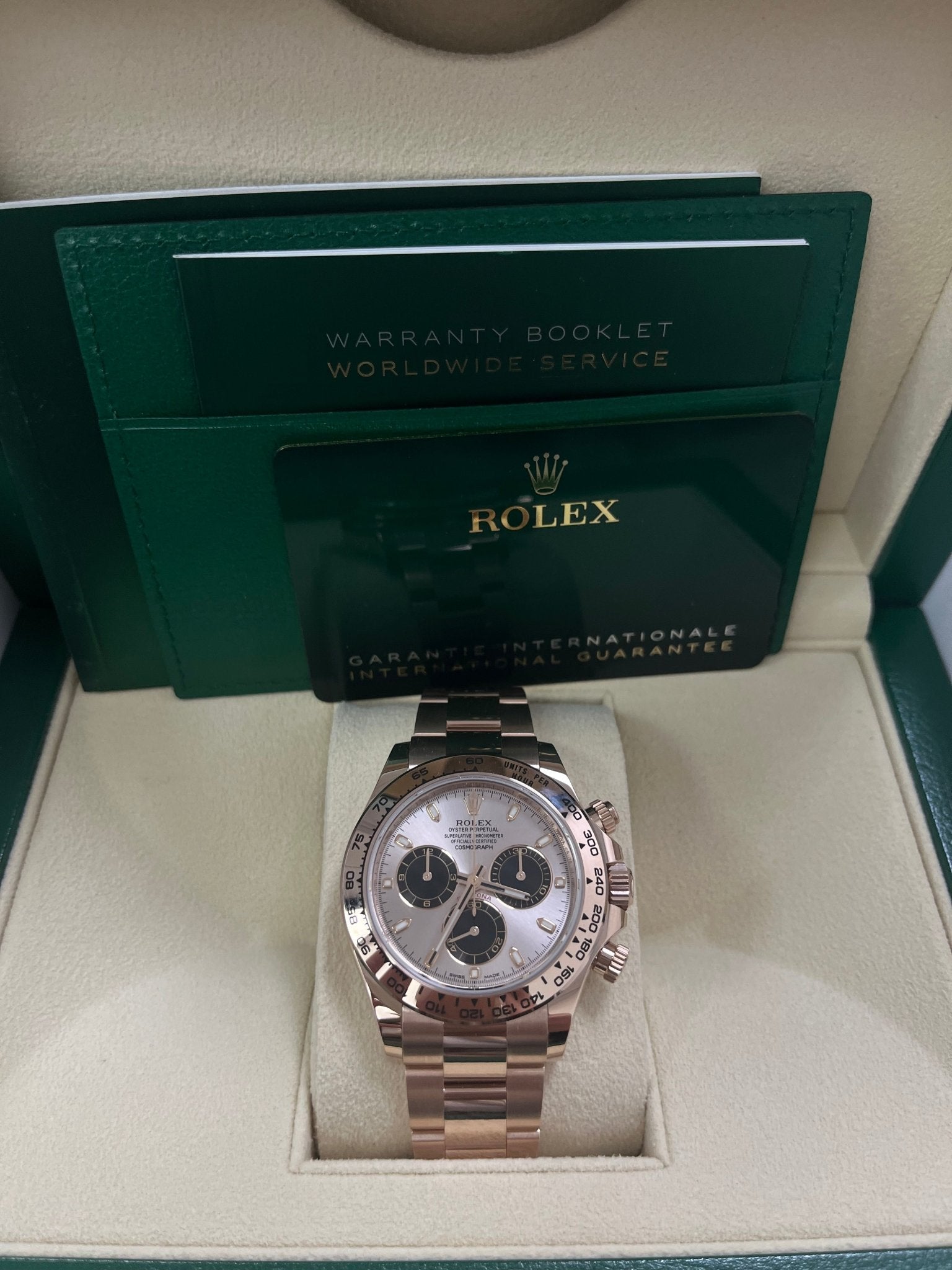 Rolex Daytona 40mm/ 18k Rose Gold/ 2021 Sundust Index Cosmograph Dial/ Black Sub-dials (Ref# 116505)