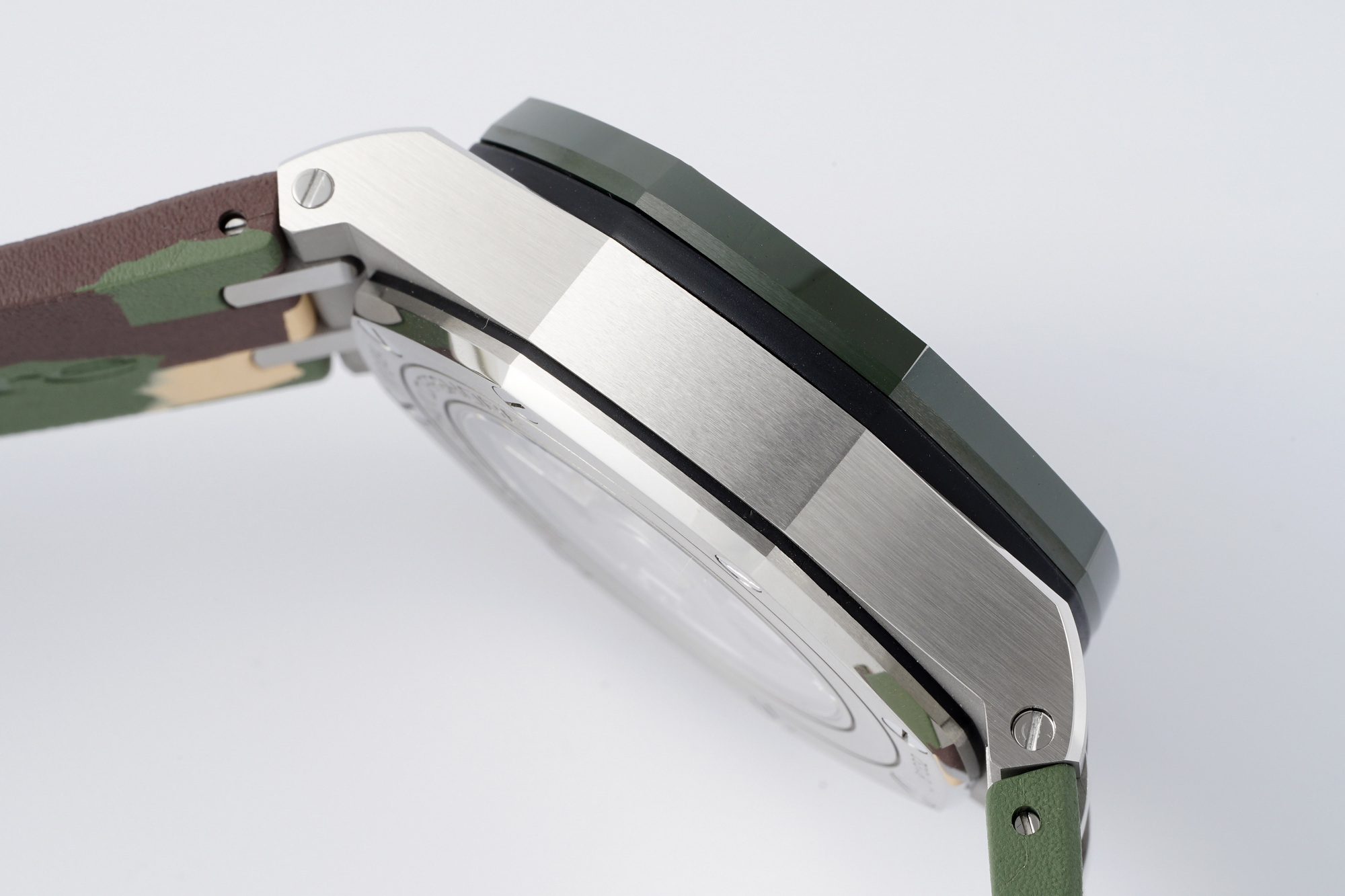 Audemars Piguet Royal Oak Offshore 44 mm, Green Ref. 26400SO.OO.A055CA.01