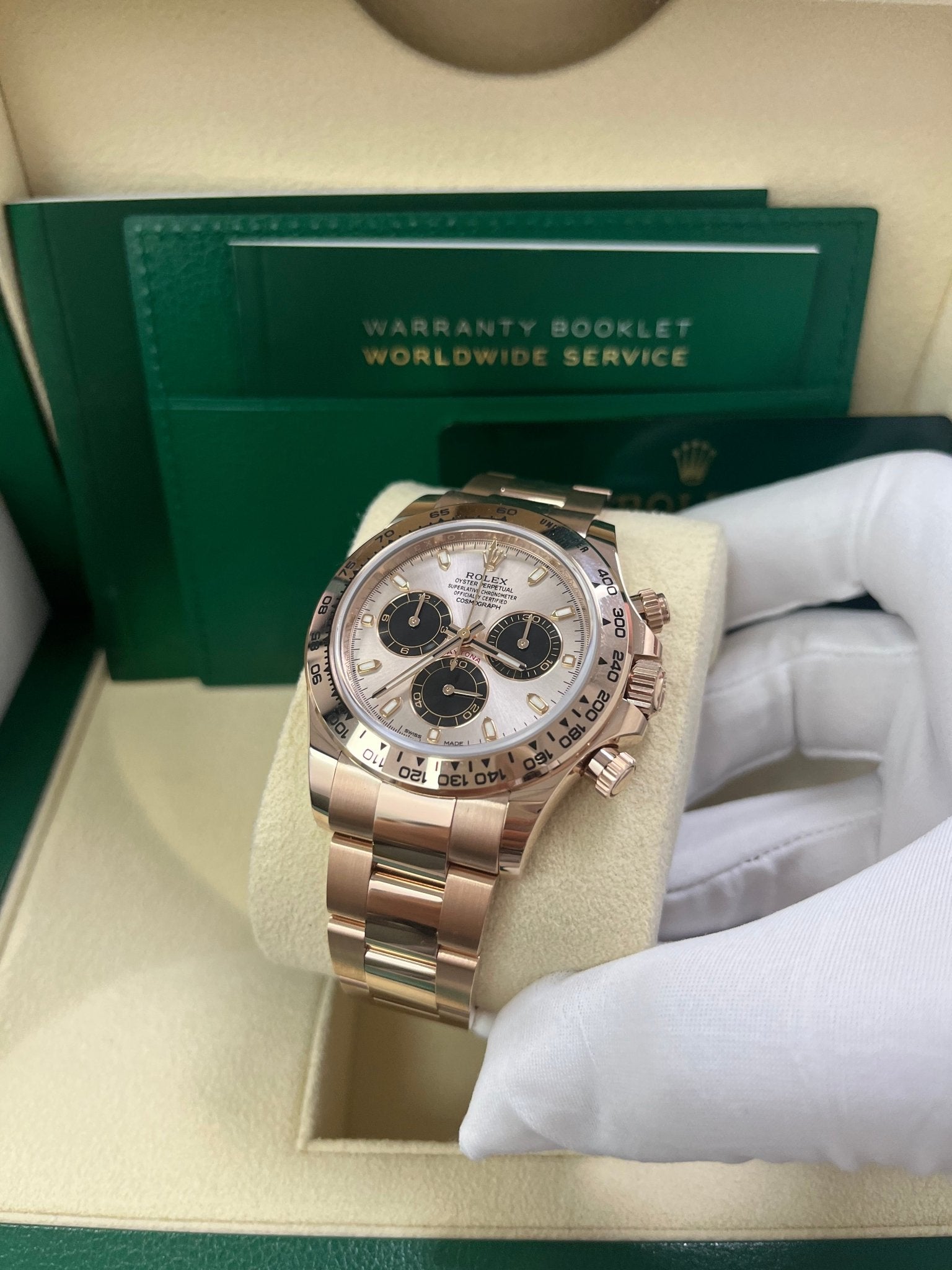 Rolex Daytona 40mm/ 18k Rose Gold/ 2021 Sundust Index Cosmograph Dial/ Black Sub-dials (Ref# 116505)