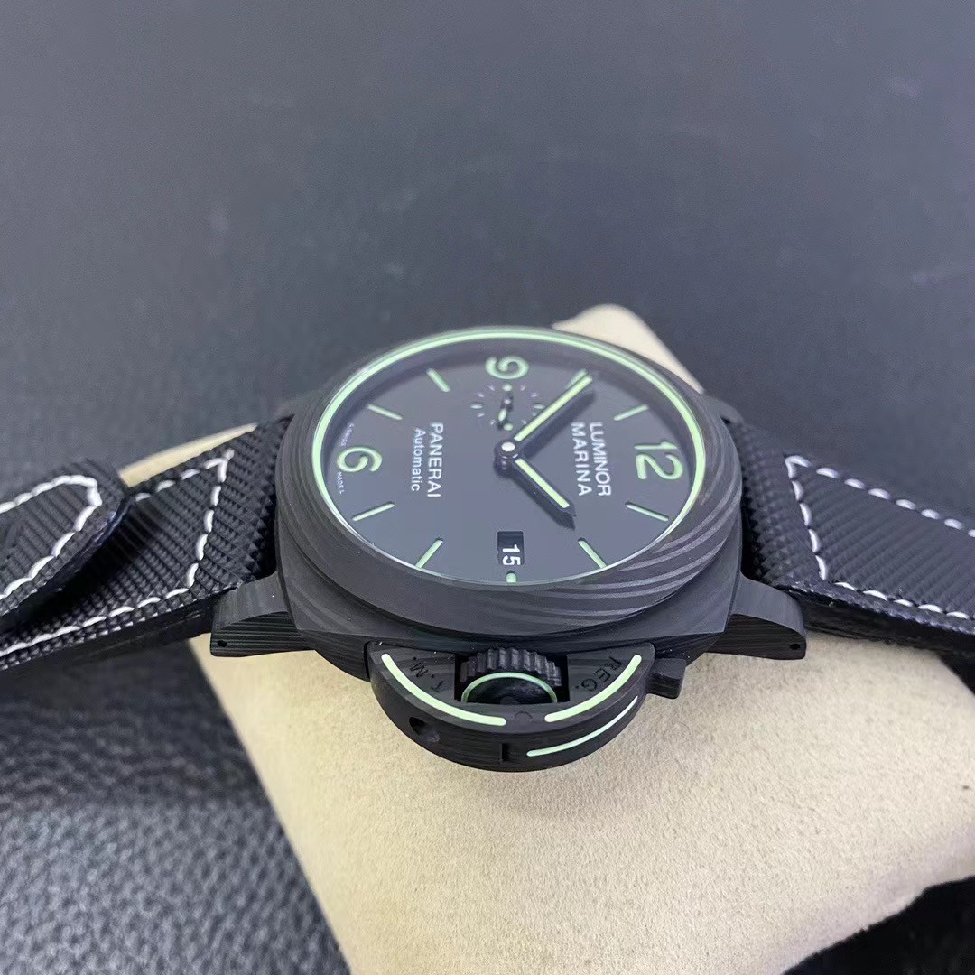Panerai Luminor Marina Carbotech™ - 44mm PAM01118