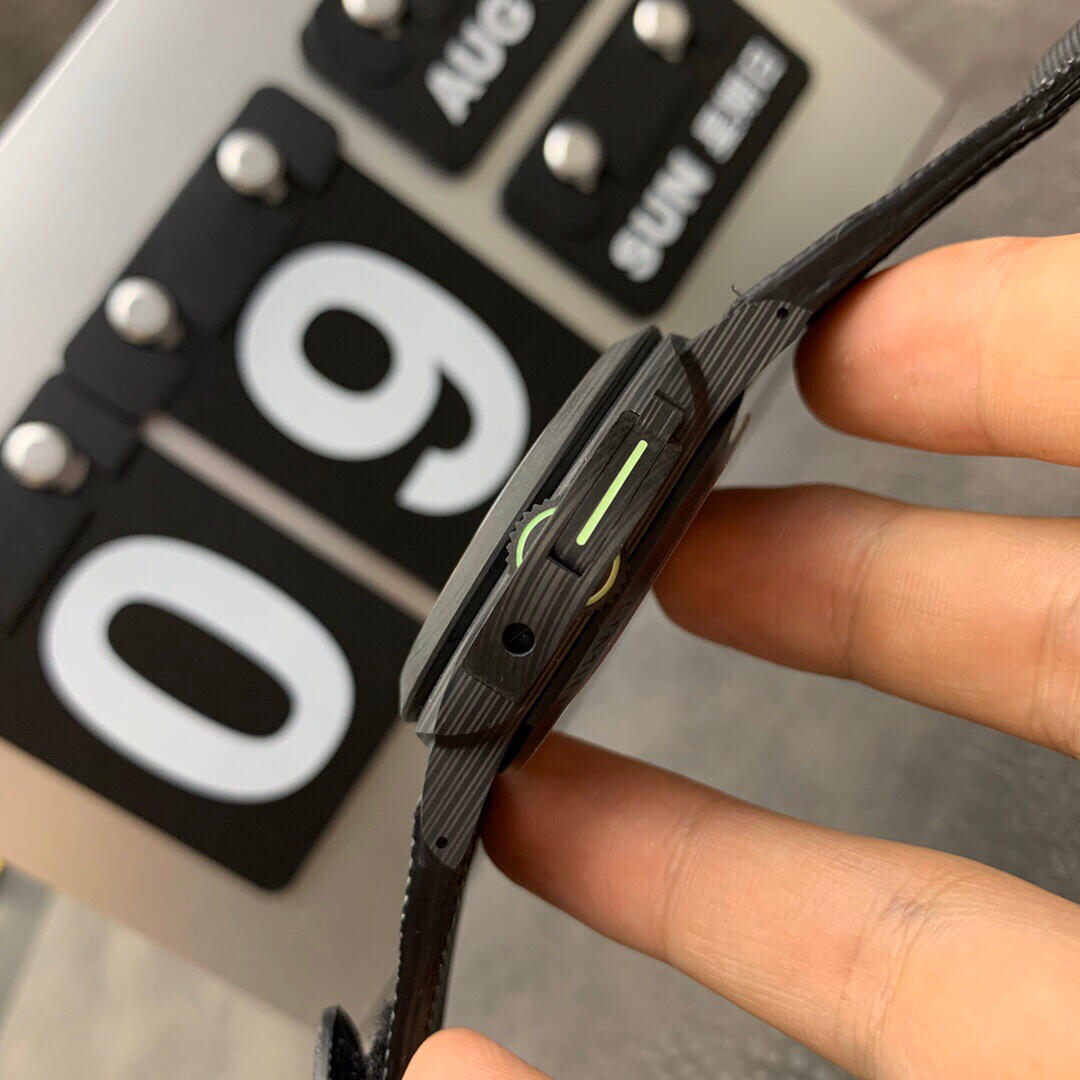 Panerai Luminor Marina Carbotech™ - 44mm PAM01118