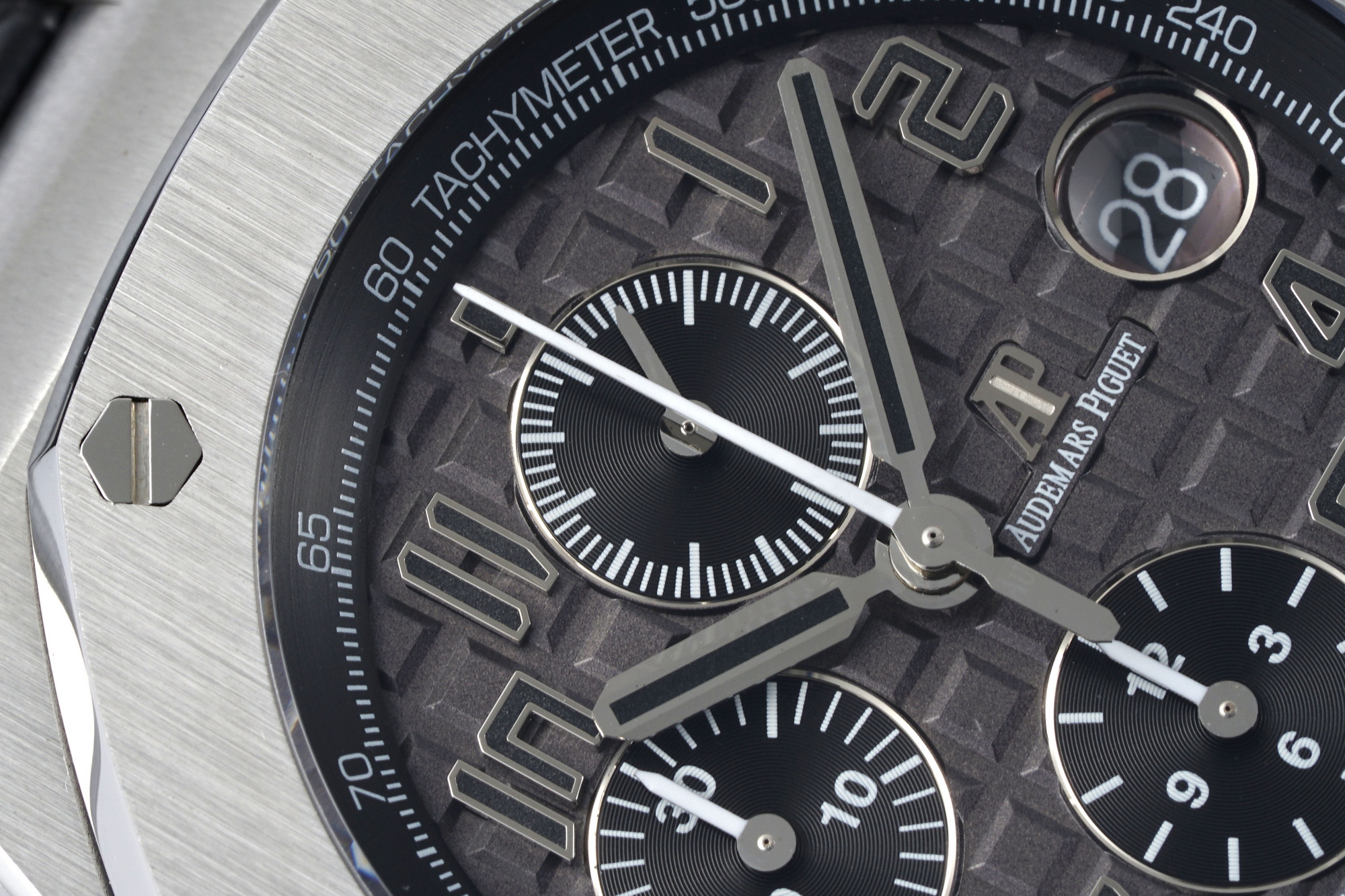 Audemars Piguet Royal Oak Offshore 42 mm, Grey Ref. 26470ST.OO.A104CR.01