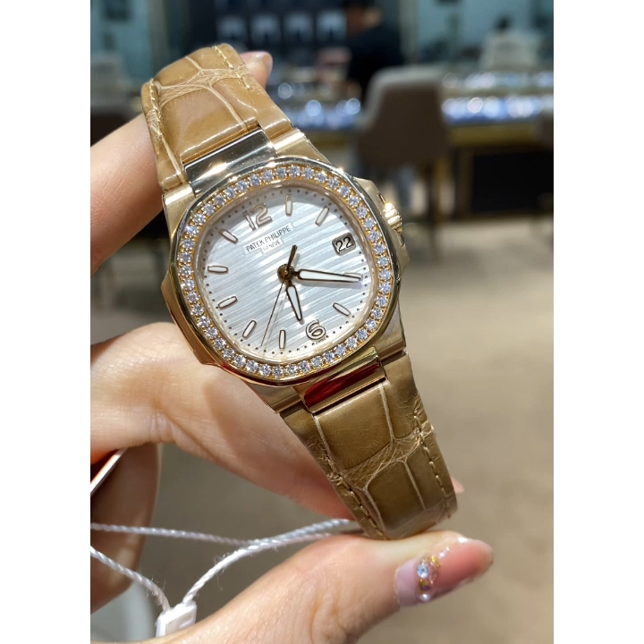 Patek Philippe Nautilus 7010R-011 Replica