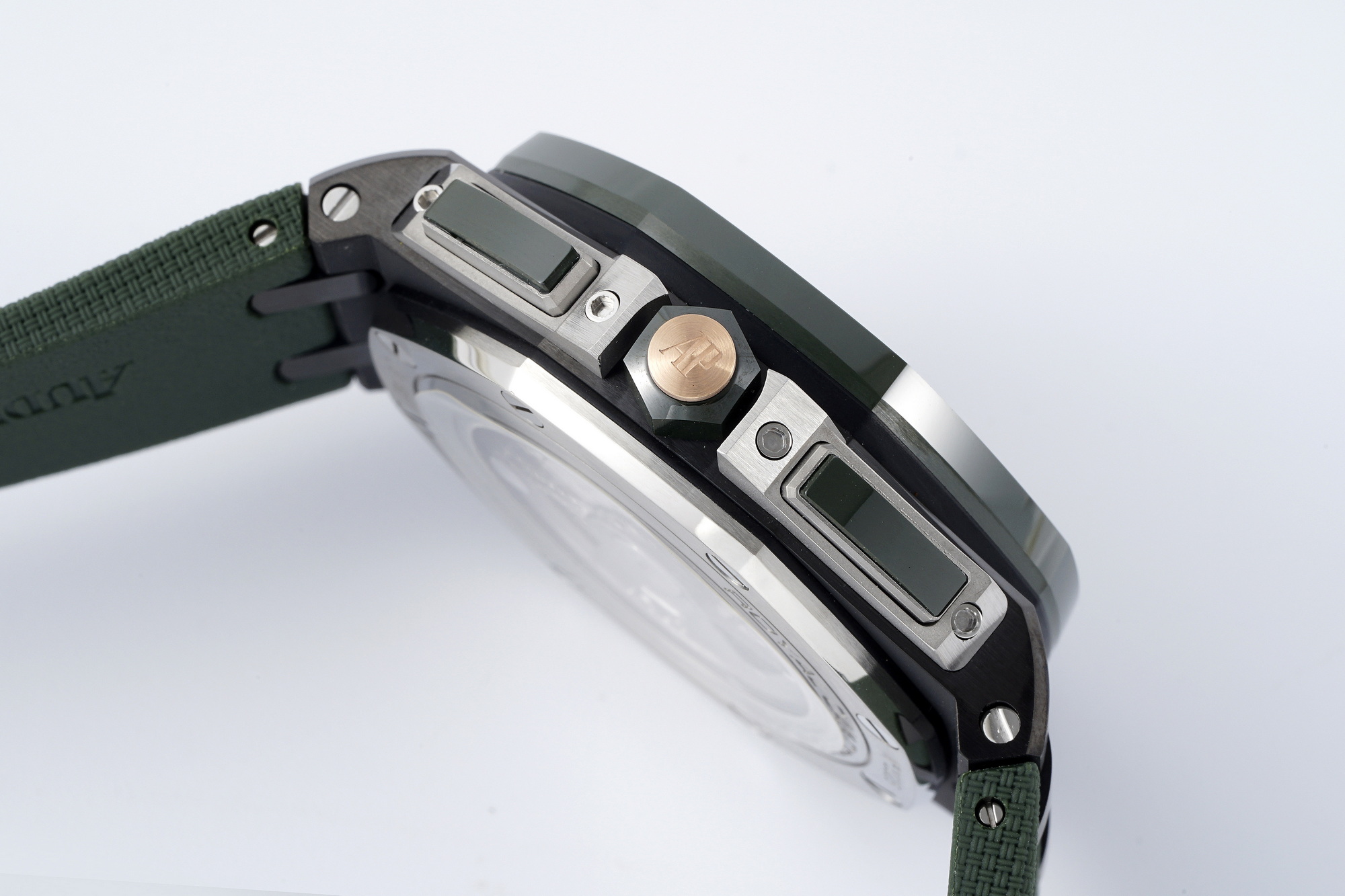 Audemars Piguet Royal Oak Offshore 44 mm, Green Ref. 26405CE.OO.A056CA.01