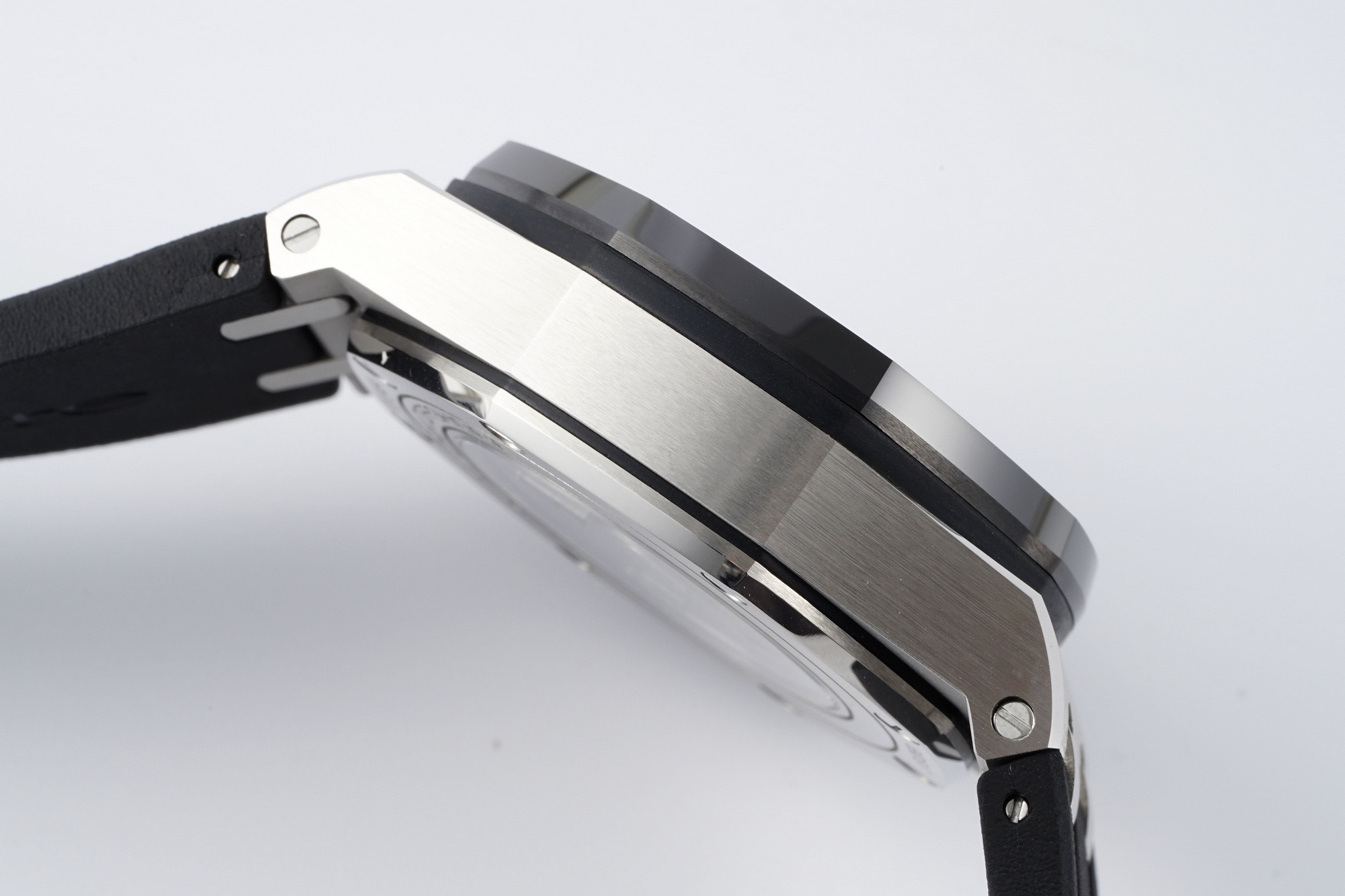 Audemars Piguet Royal Oak Offshore 44 mm, White Ref. 26400SO.OO.A002CA.01