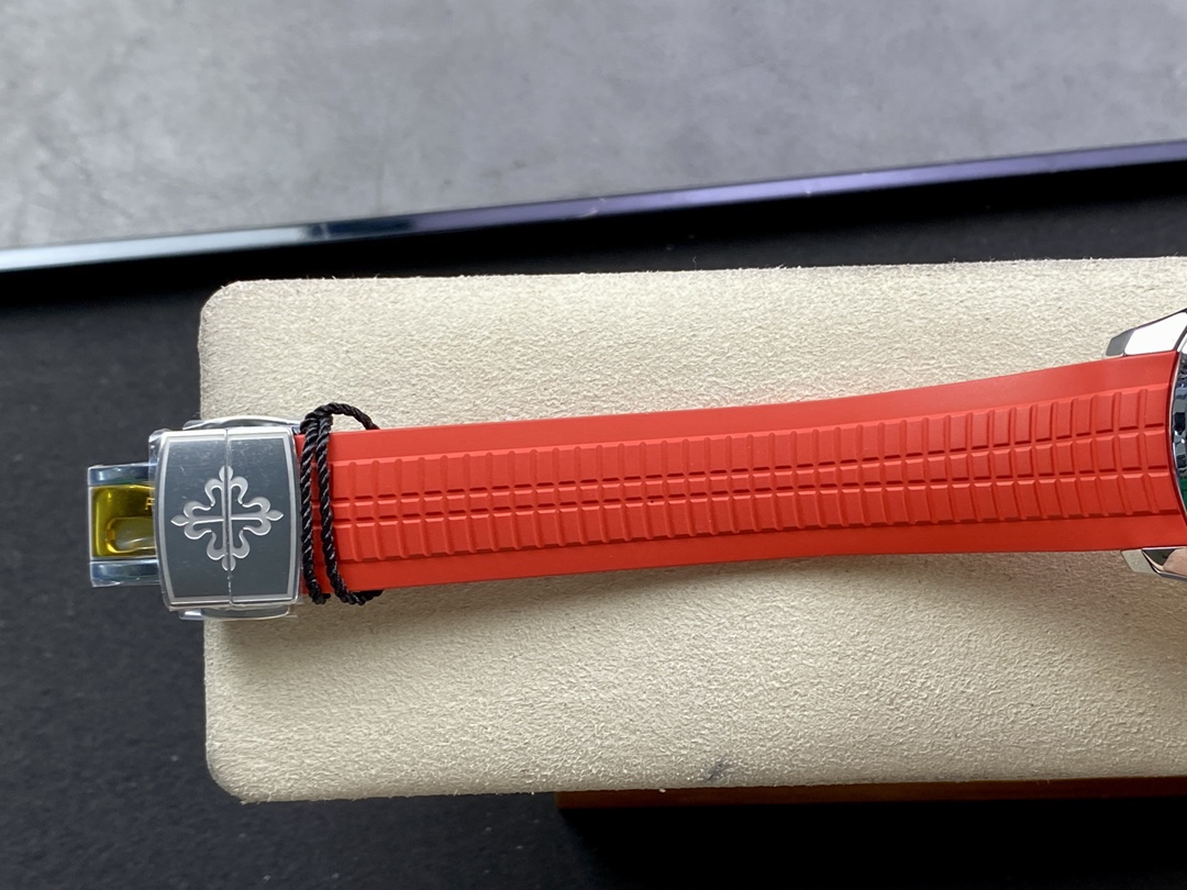 Patek Philippe Aquanaut Singapore Limited Edition 40mm 5167A-012