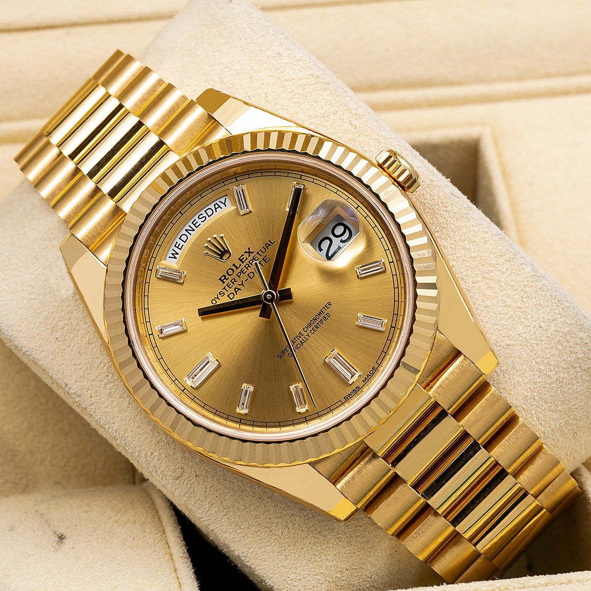 Rolex DAY-DATE 40 M228238