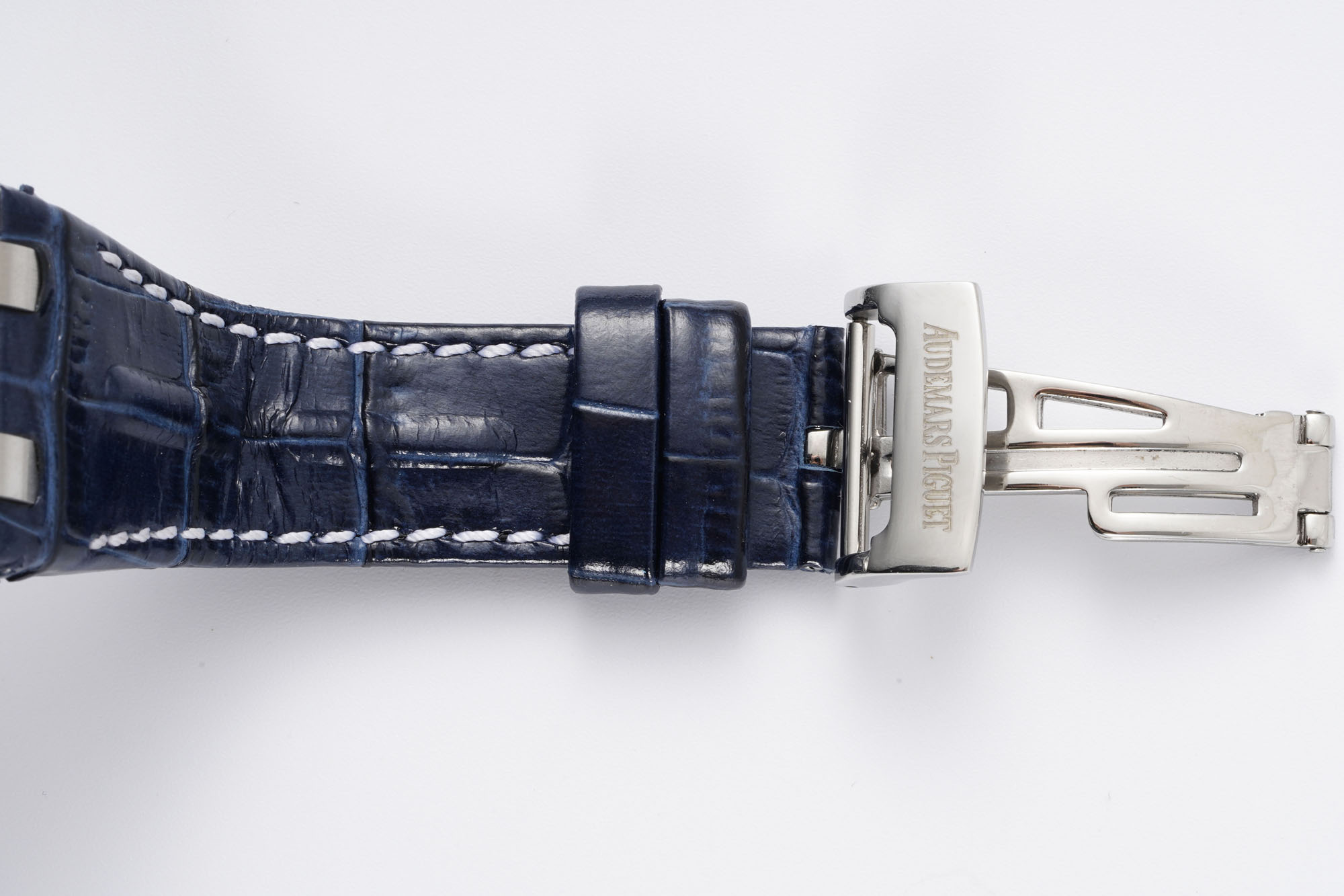 Audemars Piguet Royal Oak Offshore 42 mm, White Ref. 26170ST.OO.D305CR.01