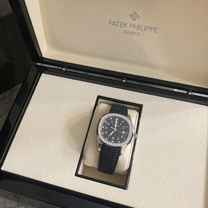 5267/200A-001-Patek Philippe AQUANAUT