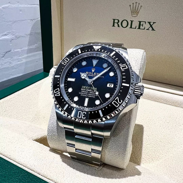 Rolex Sea-Dweller 44mm m126660-0002