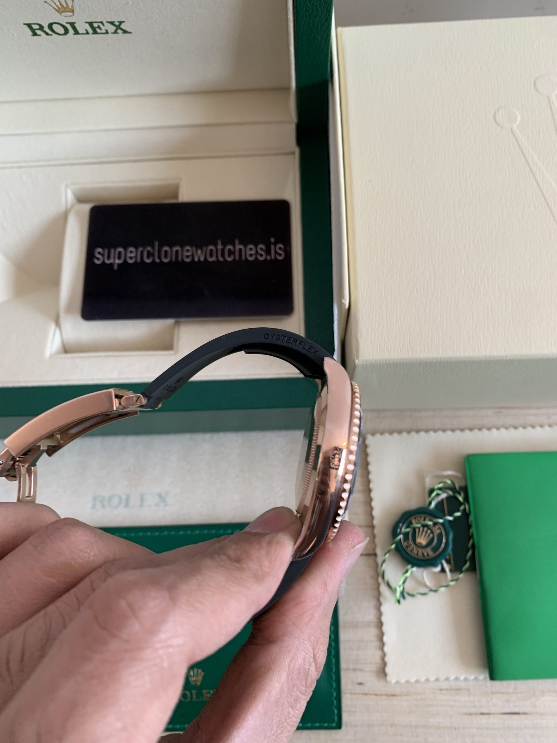 Rolex Yacht Master 40 Oysterflex Rose Gold Clone