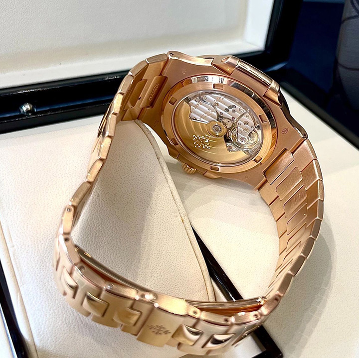 5711/1R-001-Patek Philippe Nautilus