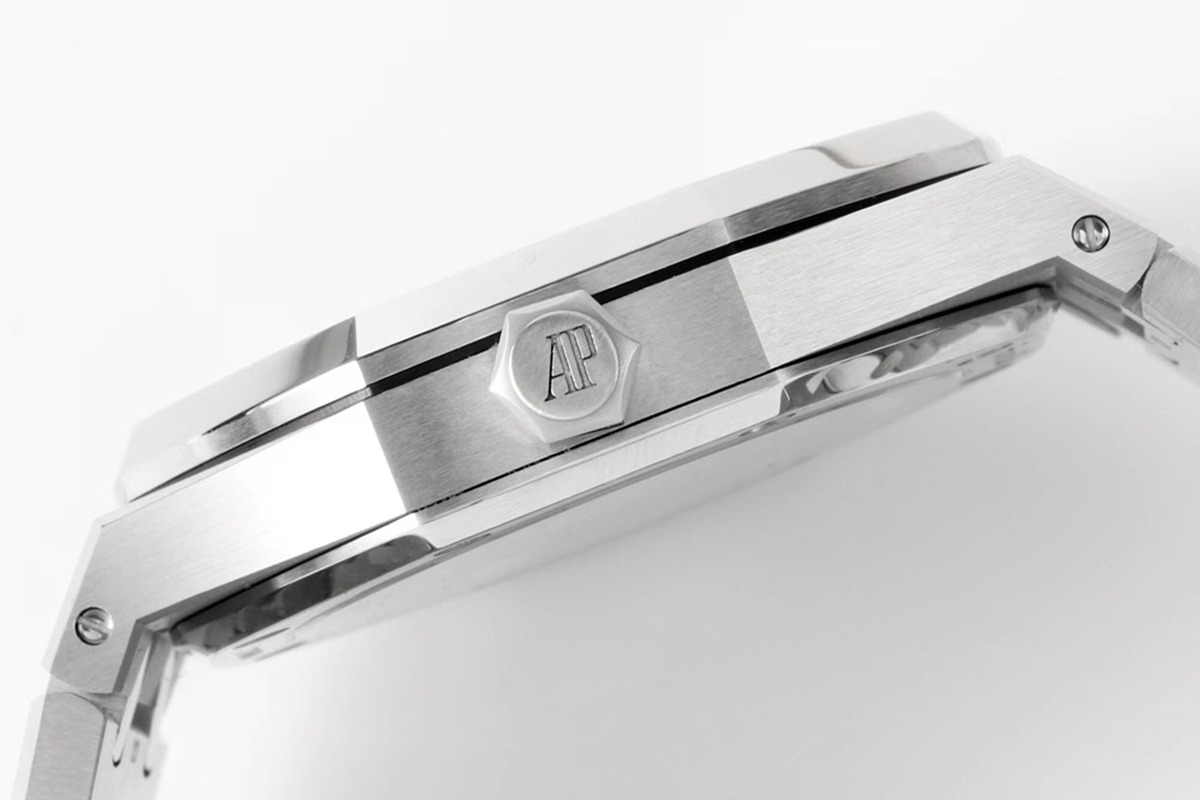 Audemars Piguet Royal Oak 50th Anniversary 41 mm, Black Ref. 15510ST.OO.1320ST.02