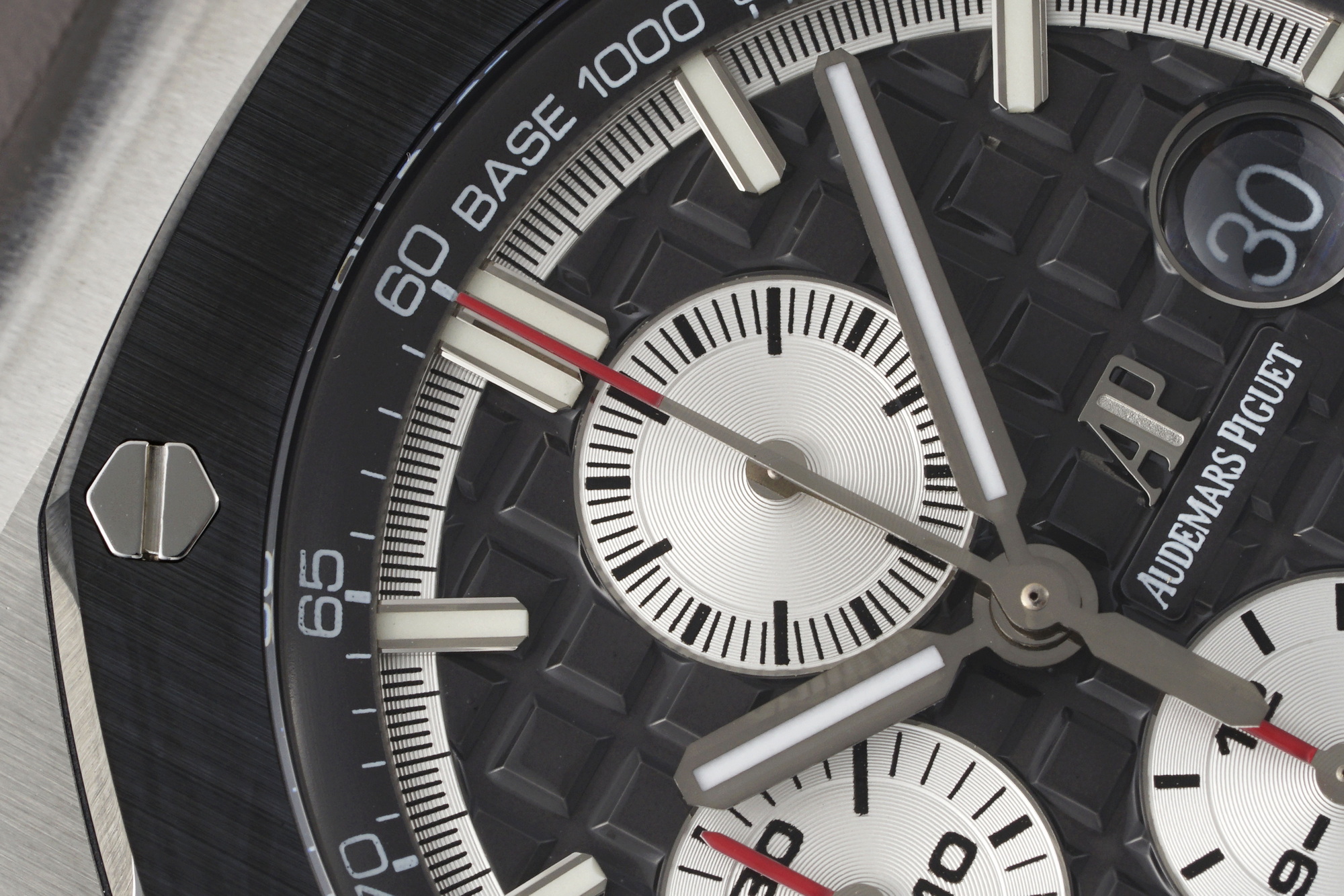 Audemars Piguet Royal Oak Offshore 44 mm, Grey Ref. 26400IO.OO.A004CA.01